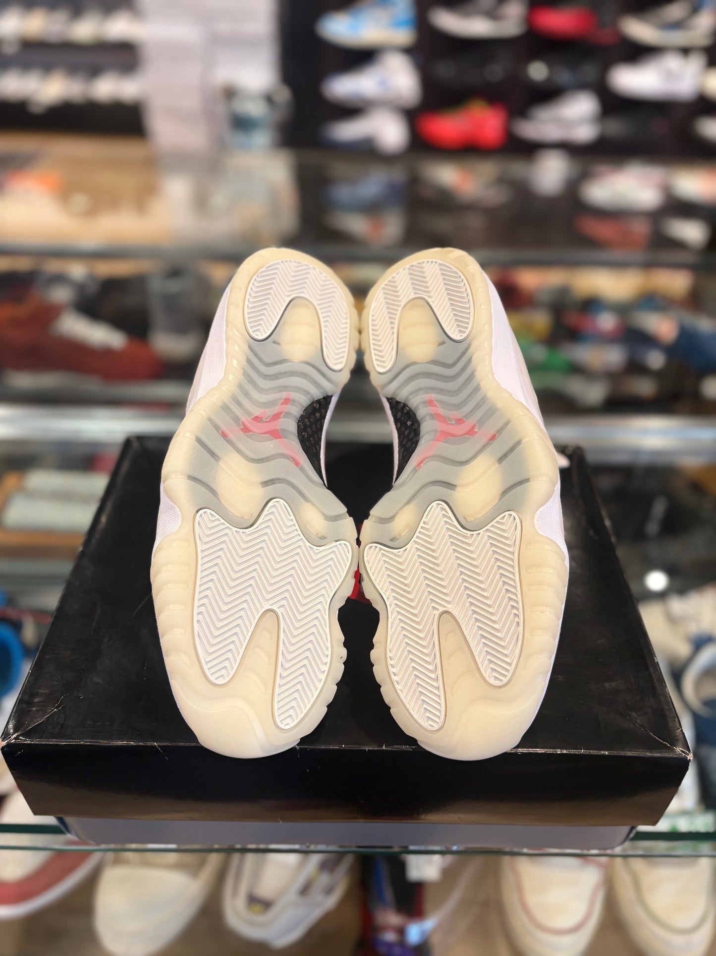 Jordan 11 ‘Tint platinum’ size 12 DS og all