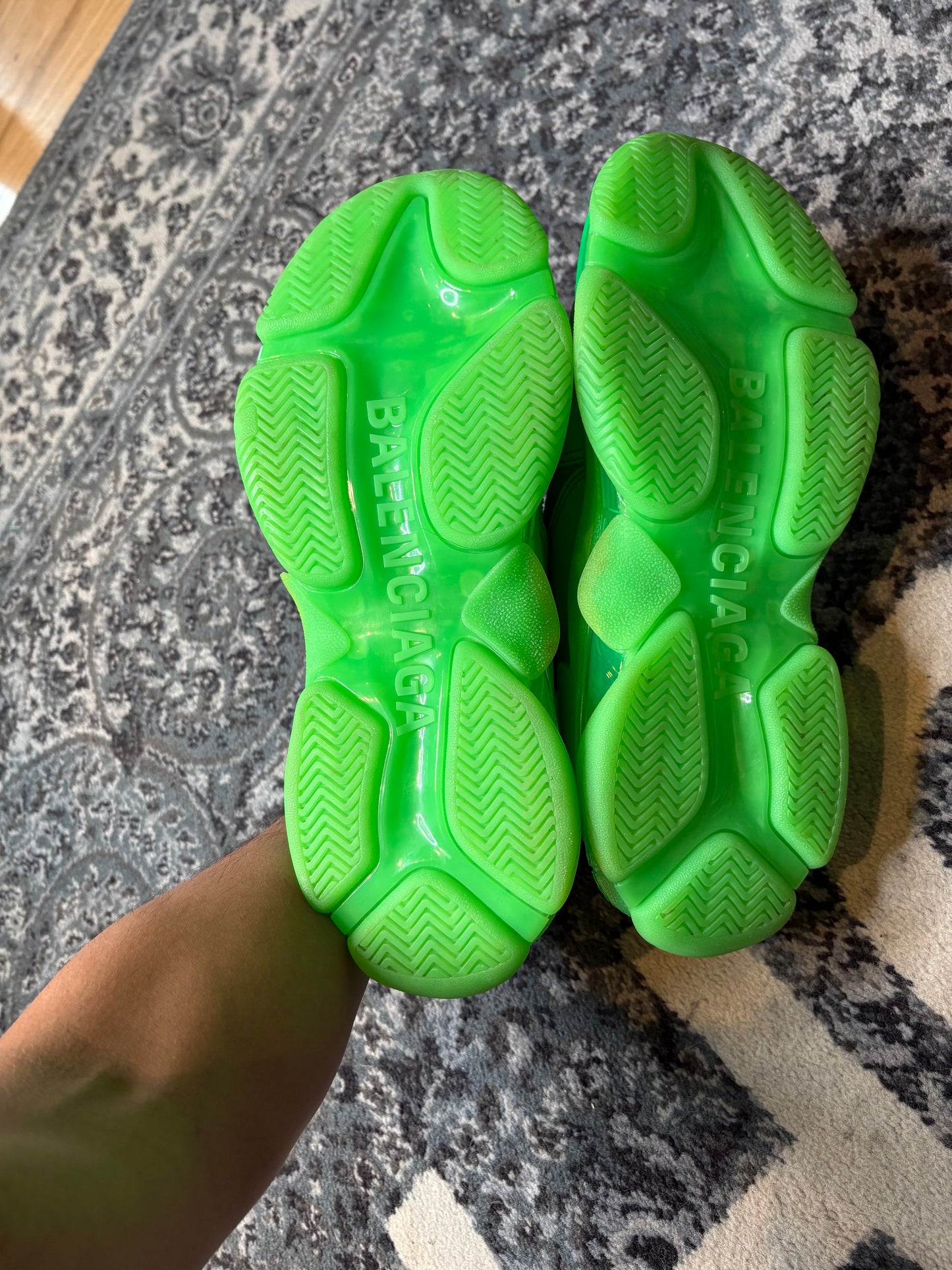Balenciaga Triple S “Soft Neon Green Clear Sole” Clean Nb Size 9(42 EU)