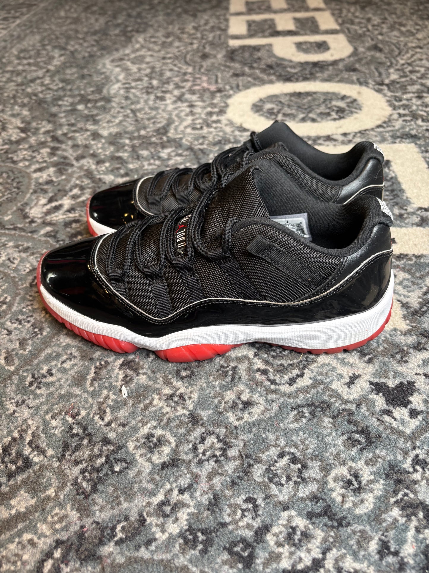 Jordan 11 Retro Low “Bred” Clean Nb Size 8.5