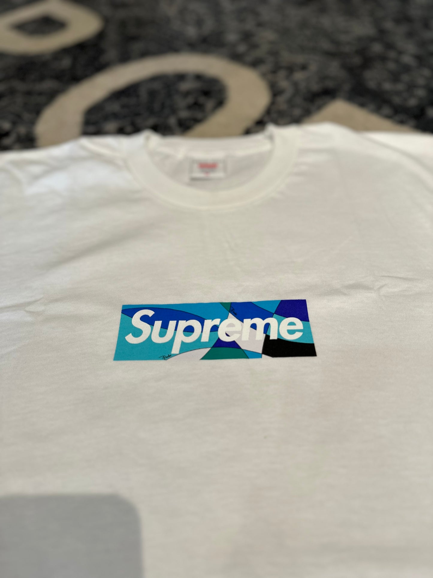 Supreme x Emilio Pucci Tee DS Size Medium