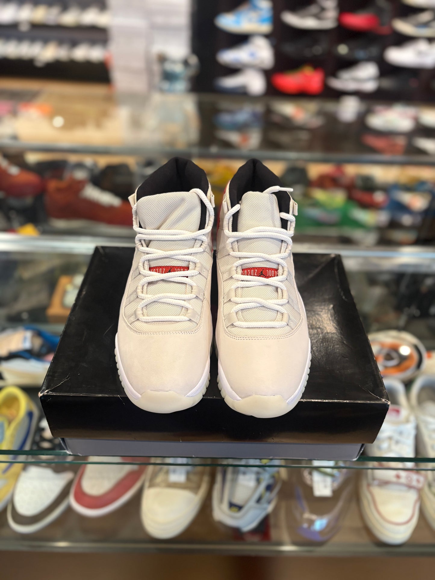 Jordan 11 ‘Tint platinum’ size 12 DS og all