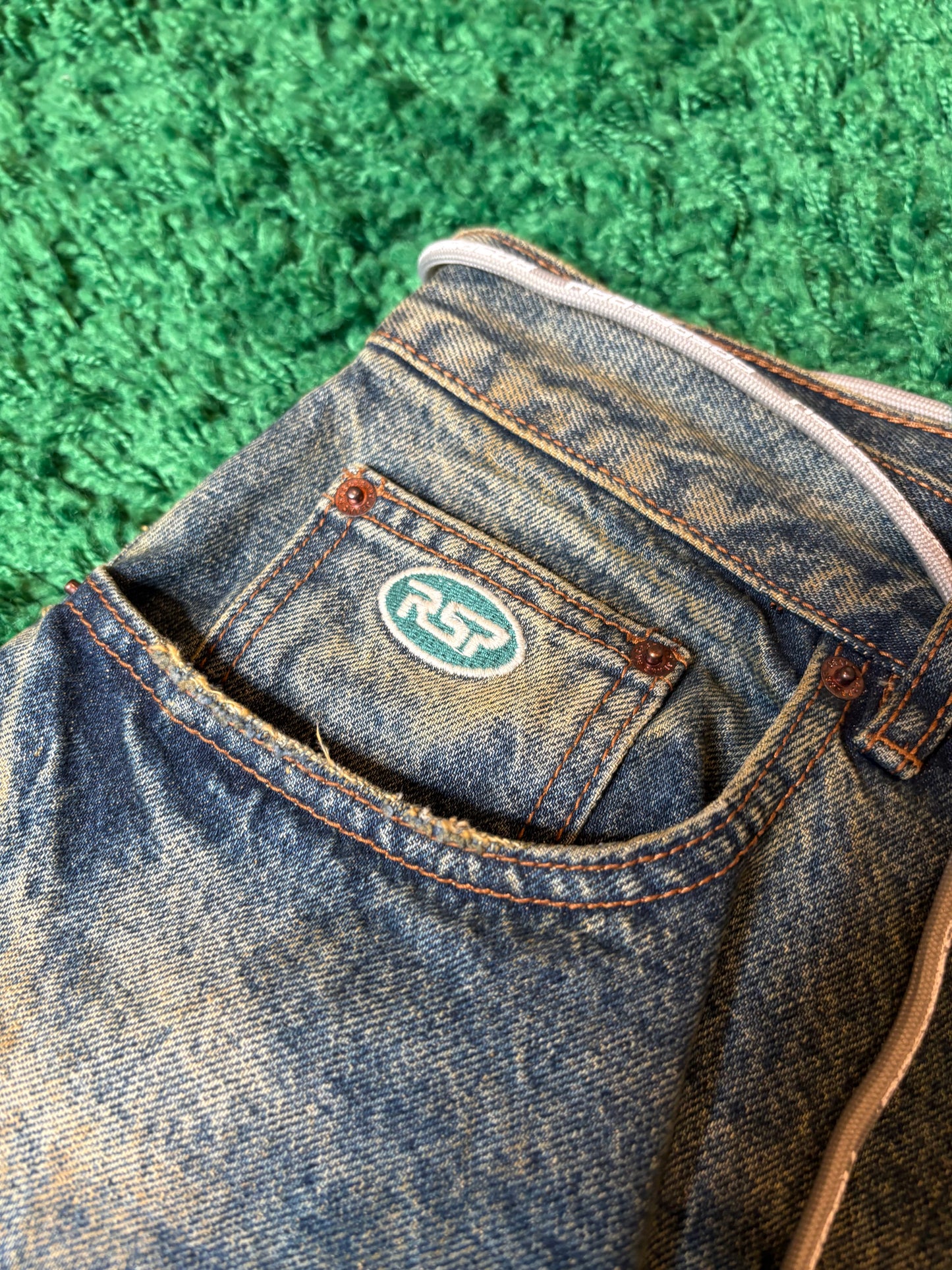 Raspberry Hills Jeans Size Large