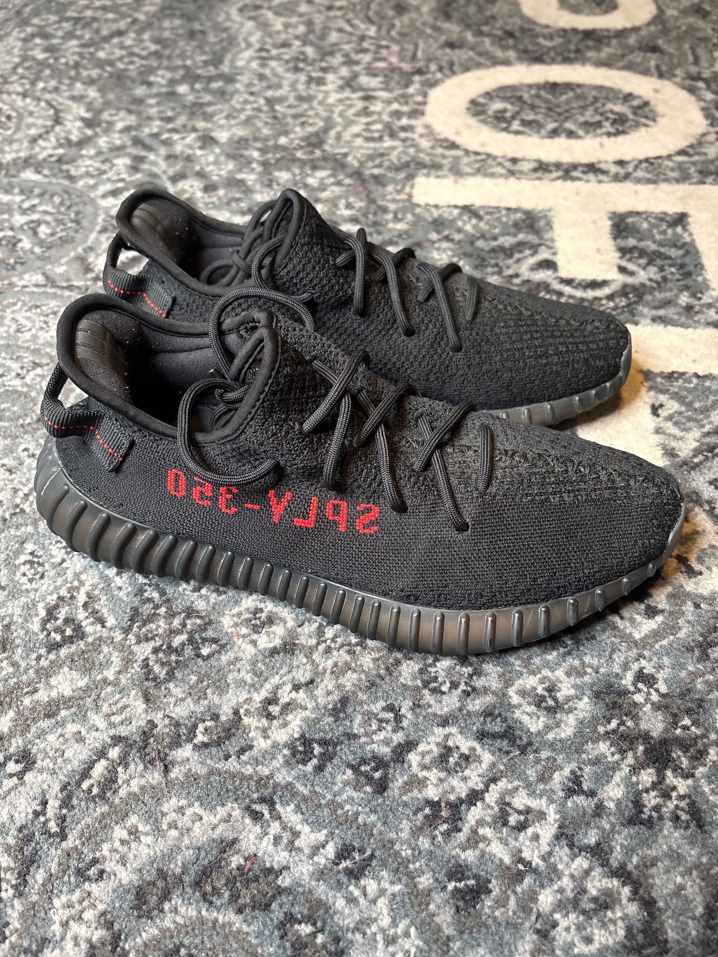 Yeezy 350 V2 “Black Red” Clean Nb Size 10.5