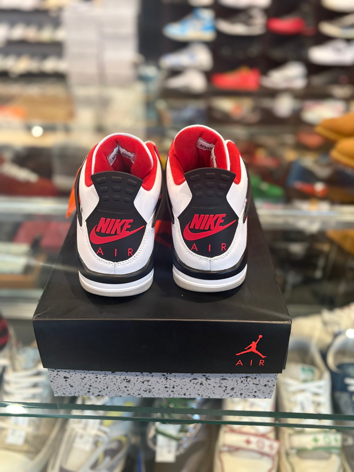 Jordan 4 ‘Fire red’ size 10.5 VNDS OG all