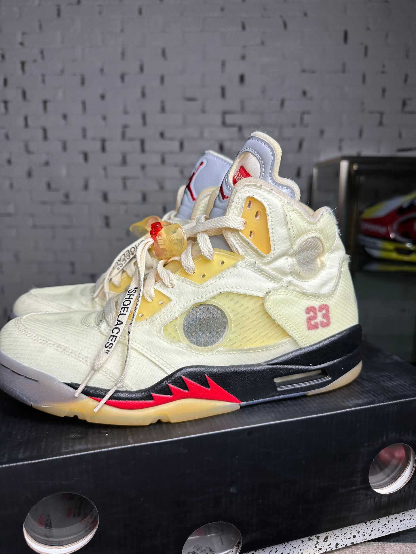 OFF WHITE JORDAN 5 SAIL SIZE 9.5