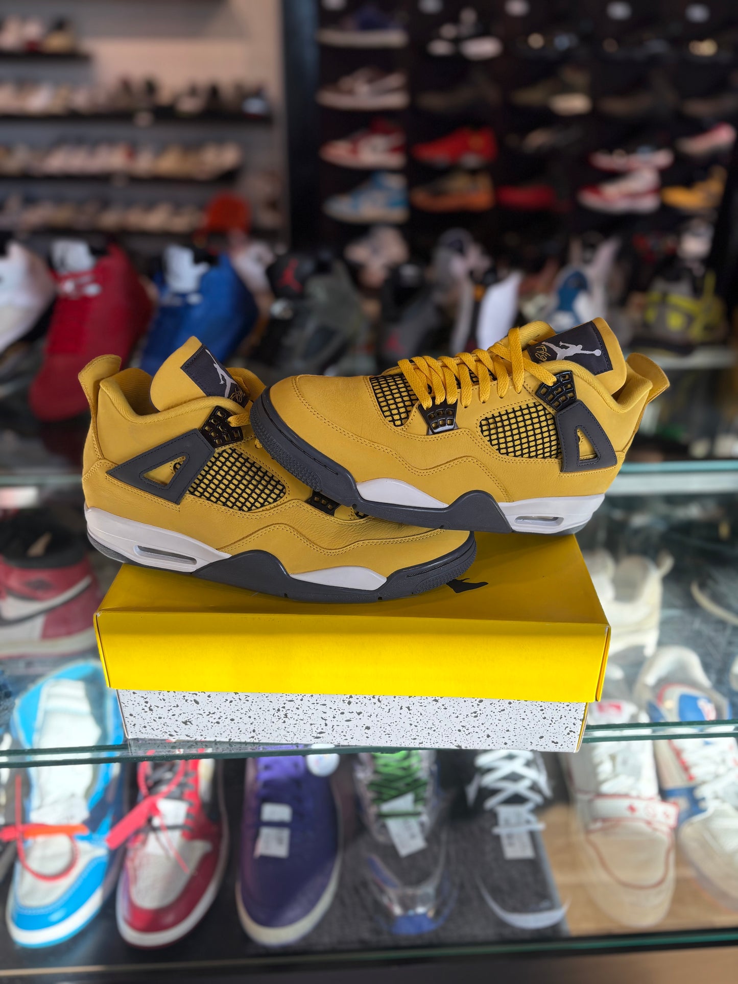 Jordan 4 ‘Lightning’ DS OG All size 11