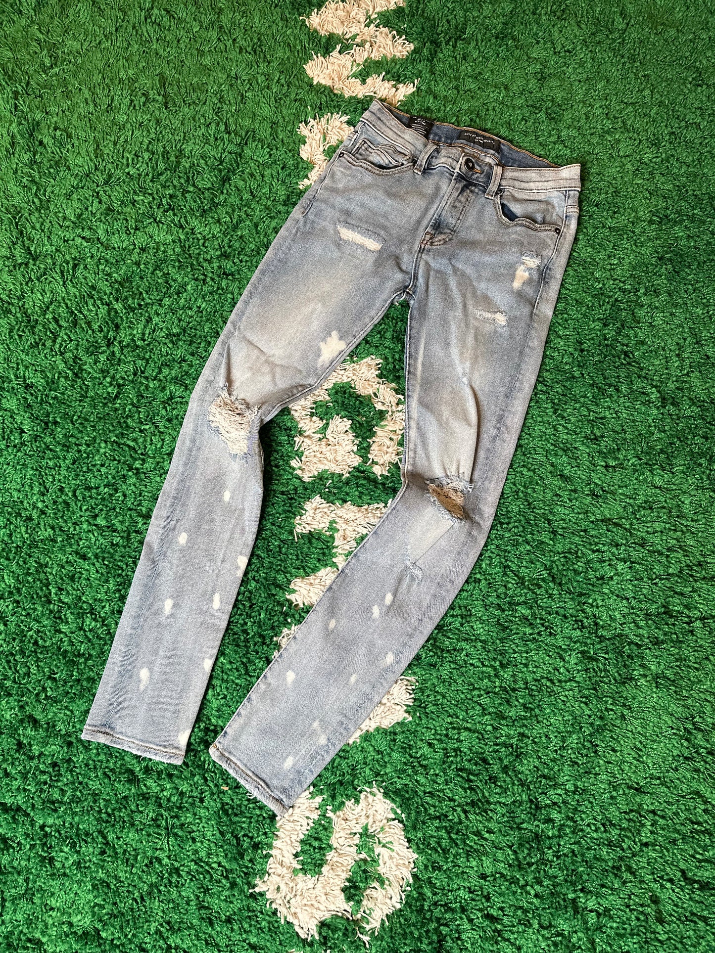 Cult Jeans Light Wash Distressed Size 30