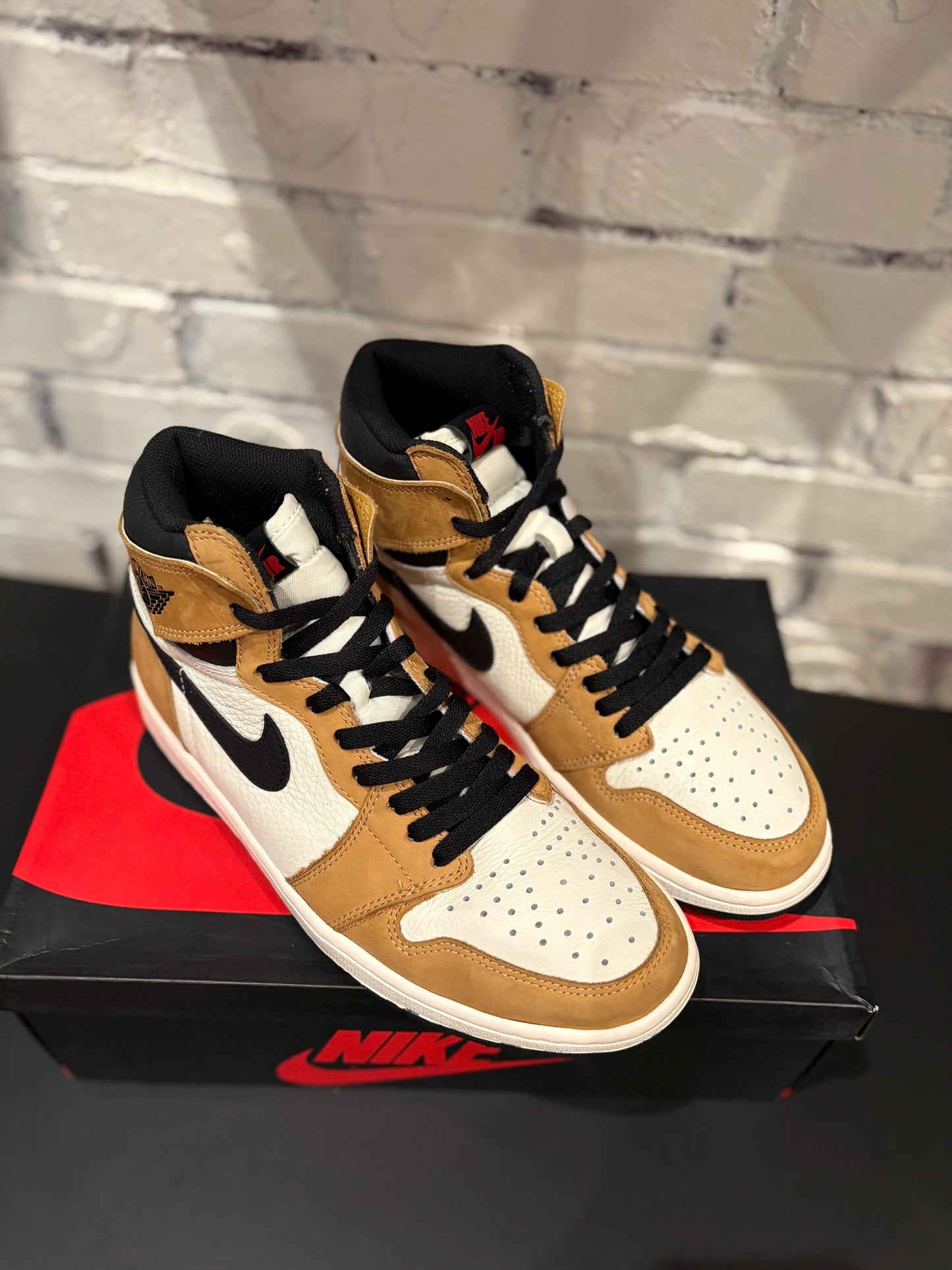 Jordan 1 Retro High Rookie Of The Year VNDS RB Size 9.5