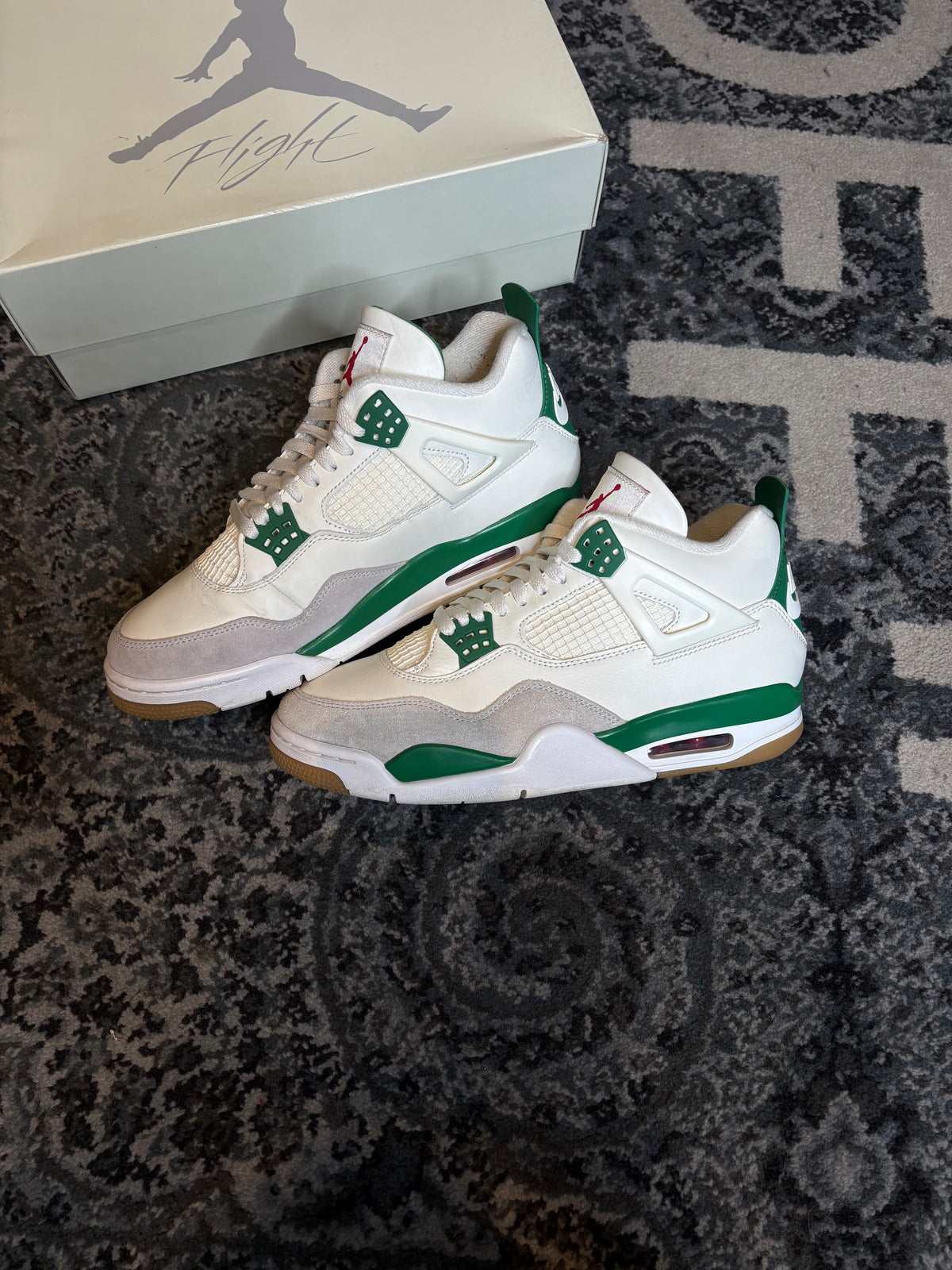 Jordan 4 Sb Retro “Pine Green” Clean Og Size 9.5