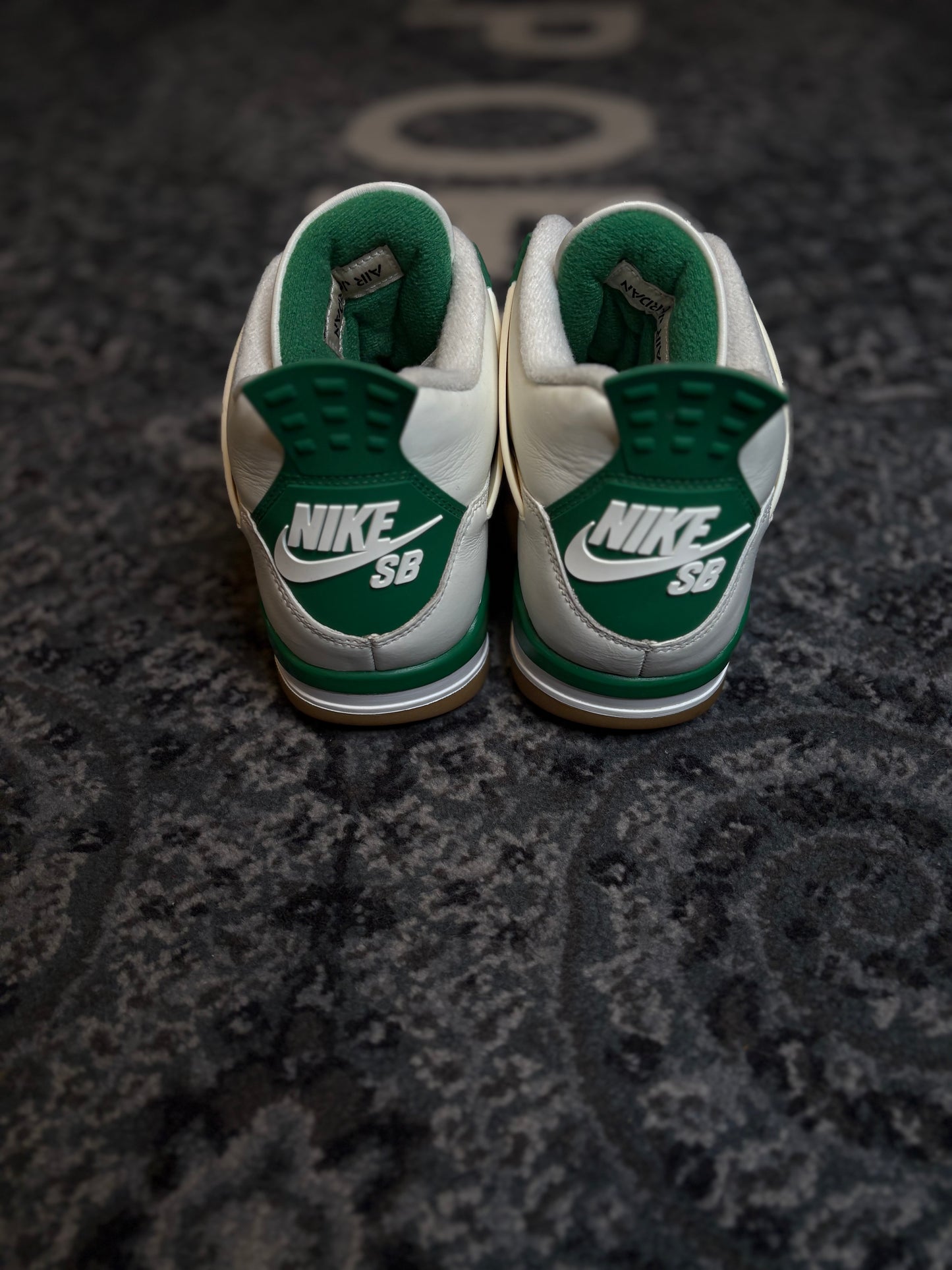 Jordan 4 SB Retro “Pine Green” NB PO SIZE 10