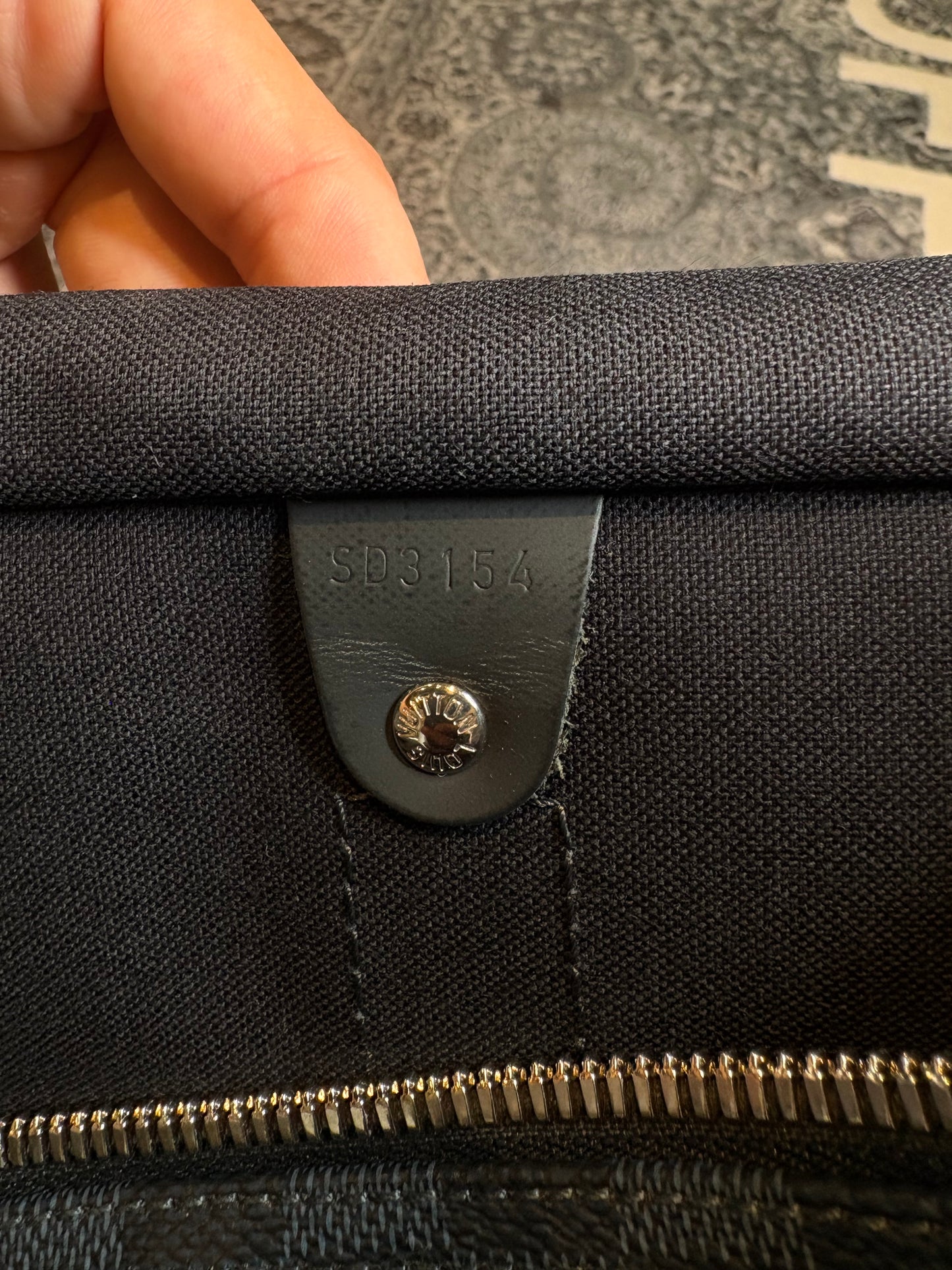 Louis Vuitton Duffle Black PO Size 45