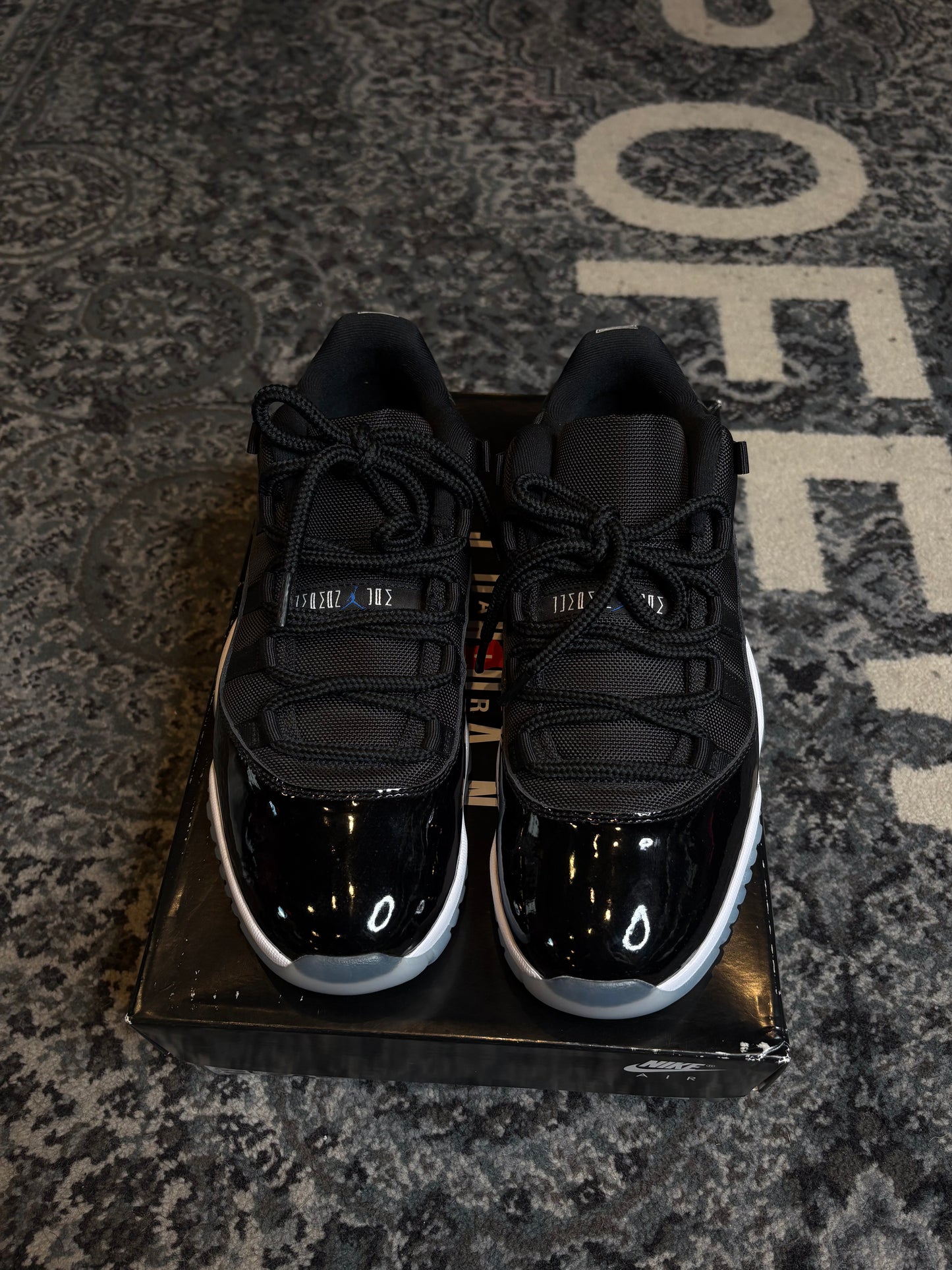 Jordan 11 Retro Low “Space Jam” CLEAN OG SIZE 9