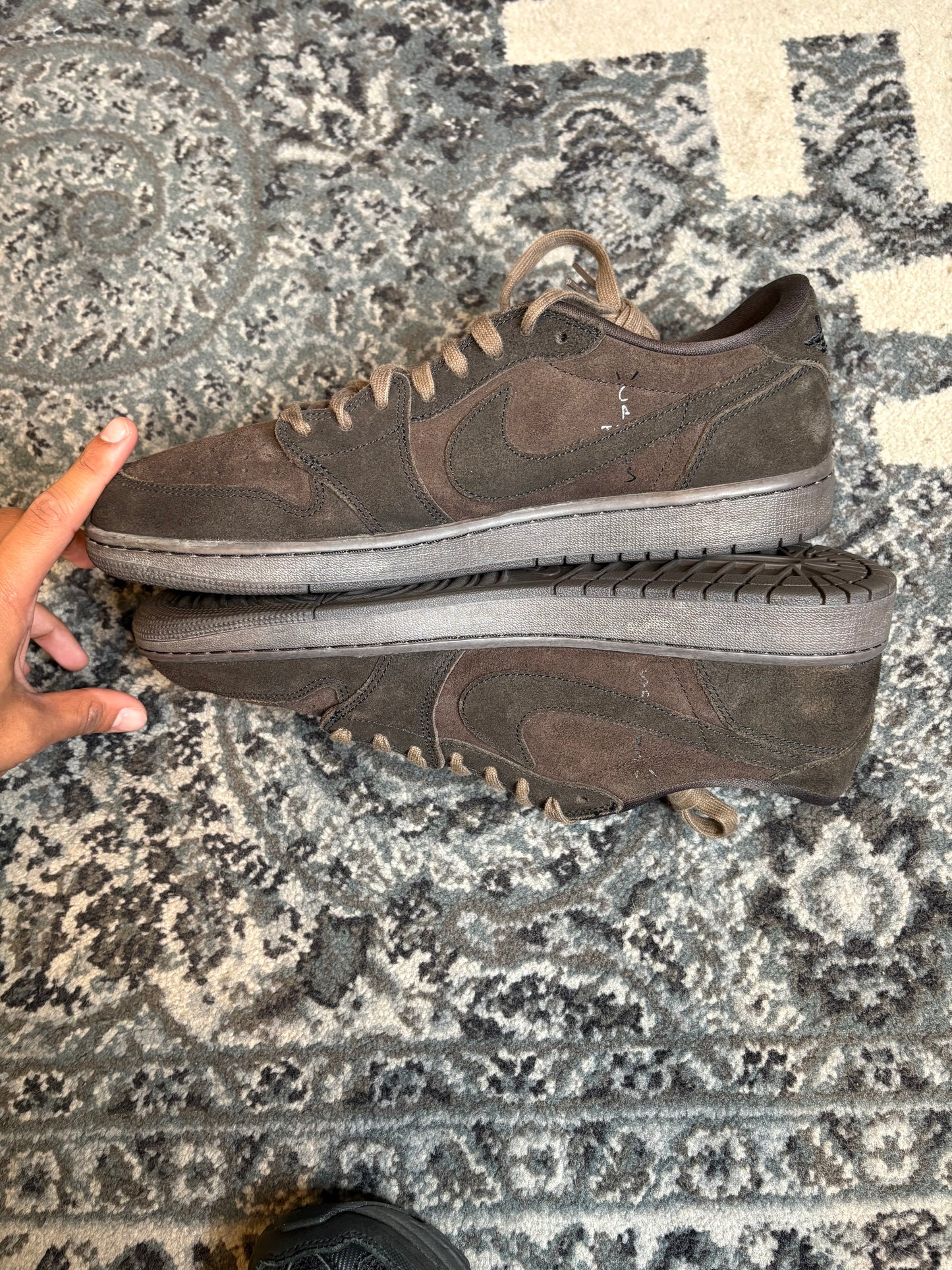 Jordan 1 Retro Low “Travis Scott Velvet” Clean Nb Size 13