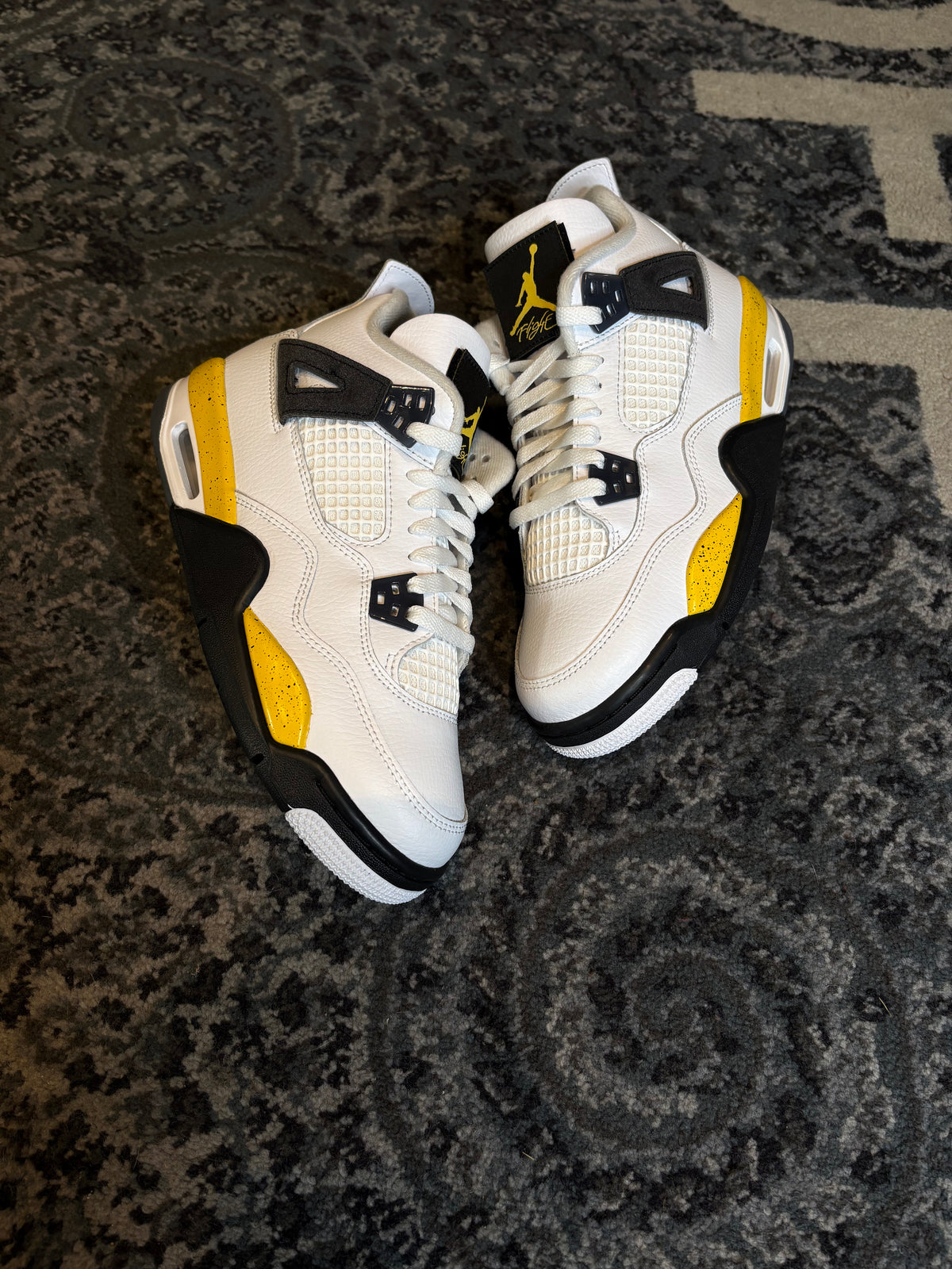 Jordan 4 Retro “Tour Yellow” Clean Nb Size 6Y