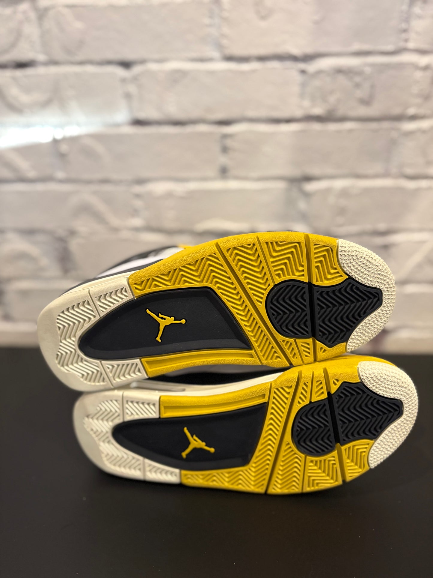 Jordan 4 Retro Vivid Sulfur Clean NB Size 6.5