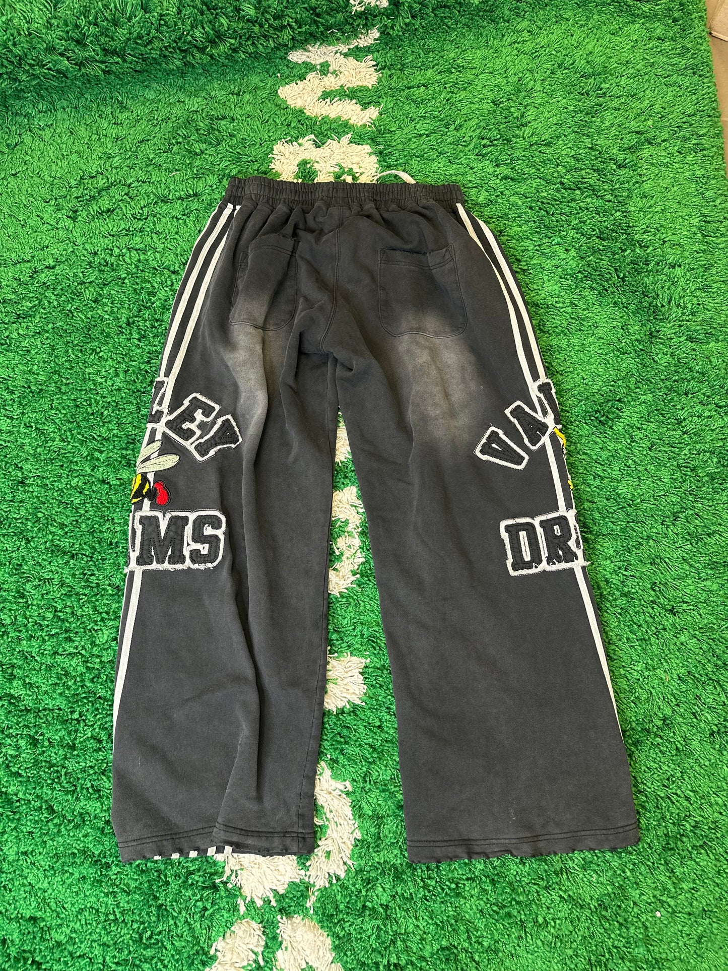 Vale Bee Sweatpants Size Medium