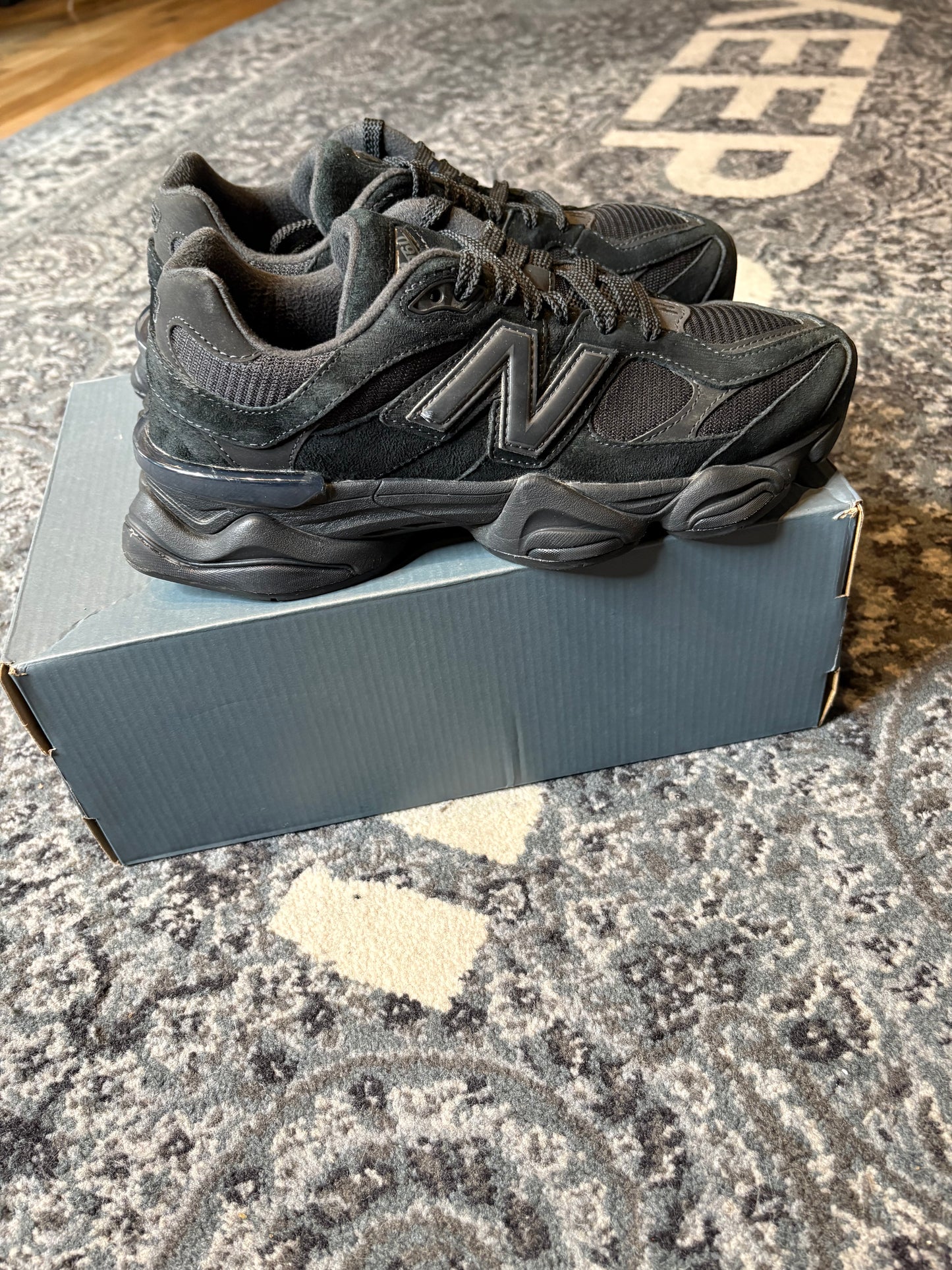 New Balance 9060 “Triple Black” CLEAN OG SIZE 9