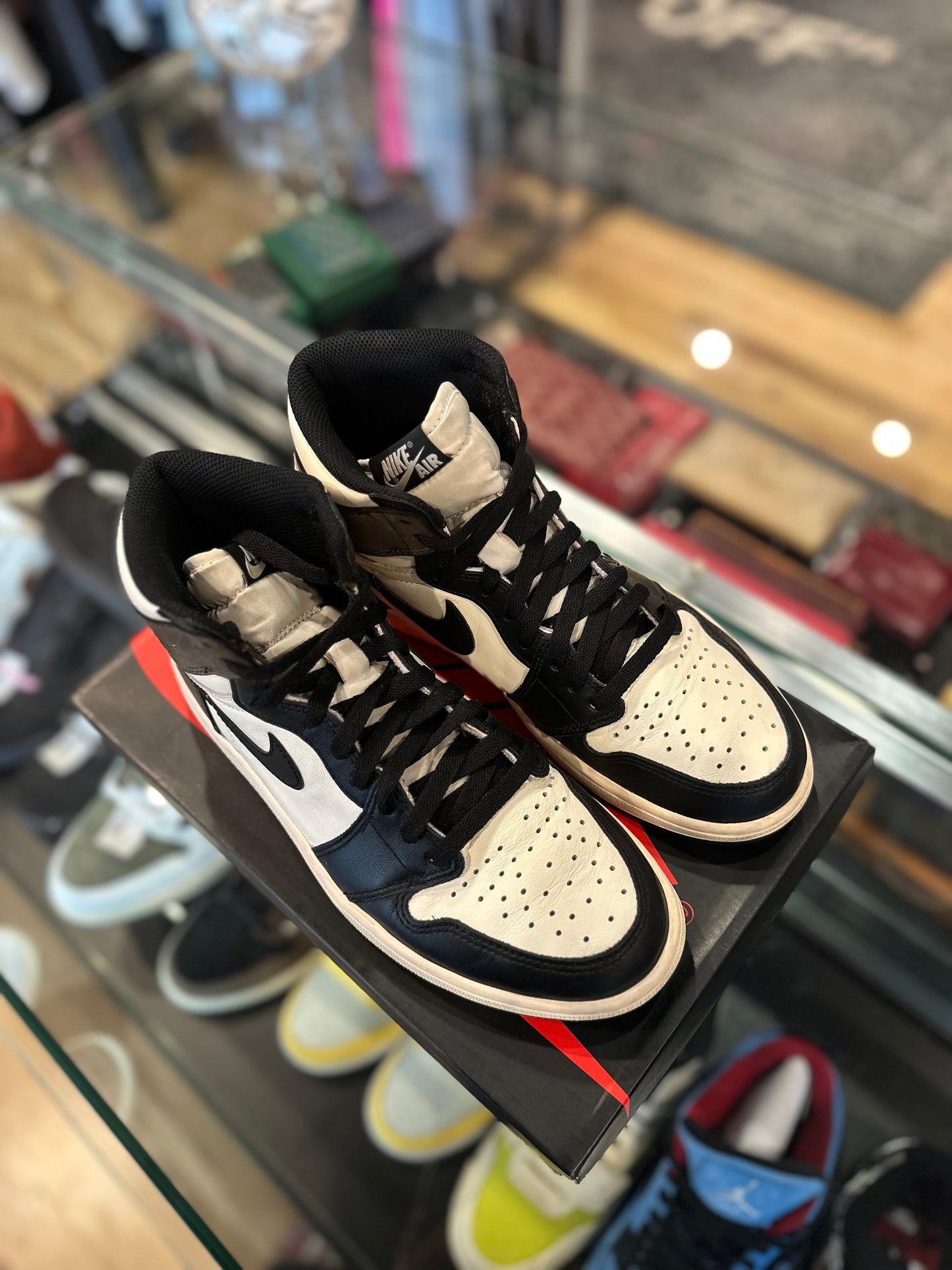 Jordan 1 Retro Mocha Clean OG Size 8.5