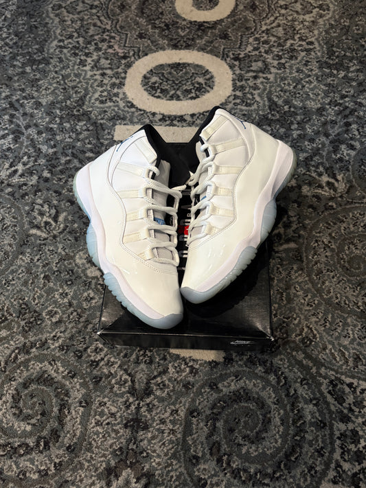 Jordan 11 Retro “Legend Blue” CLEAN OG SIZE 8.5
