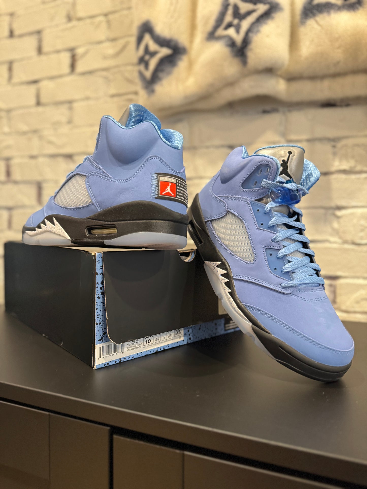 Jordan 5 UNC DS OG Size 10