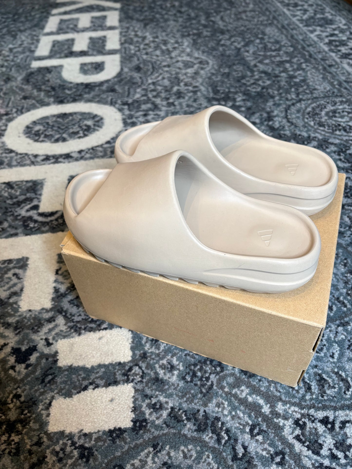 Yeezy Slide “Pure” CLEAN OG SIZE 8