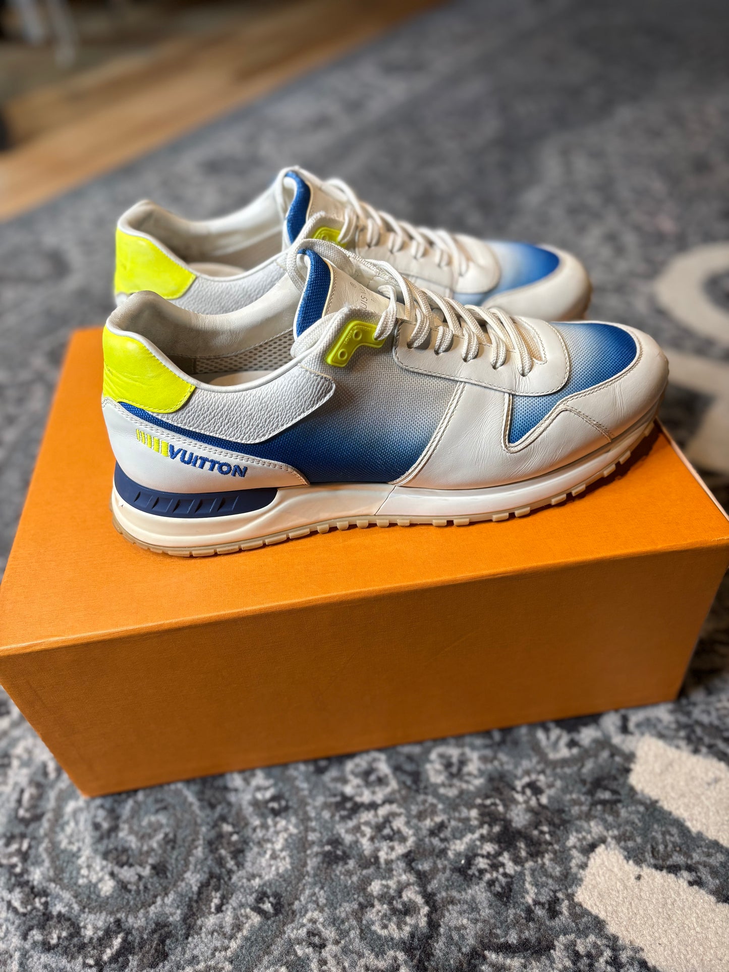 LOUIS VUITTON Run Away Line Monogram Eclipse Blue Gradation PO OG SIZE 7.5