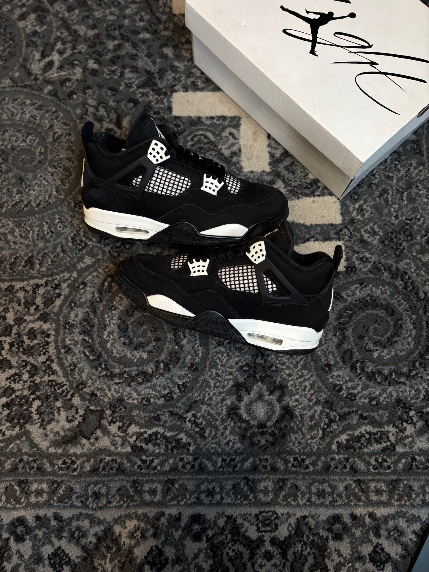Jordan 4 Retro “White Thunder” Clean Og Size 8.5