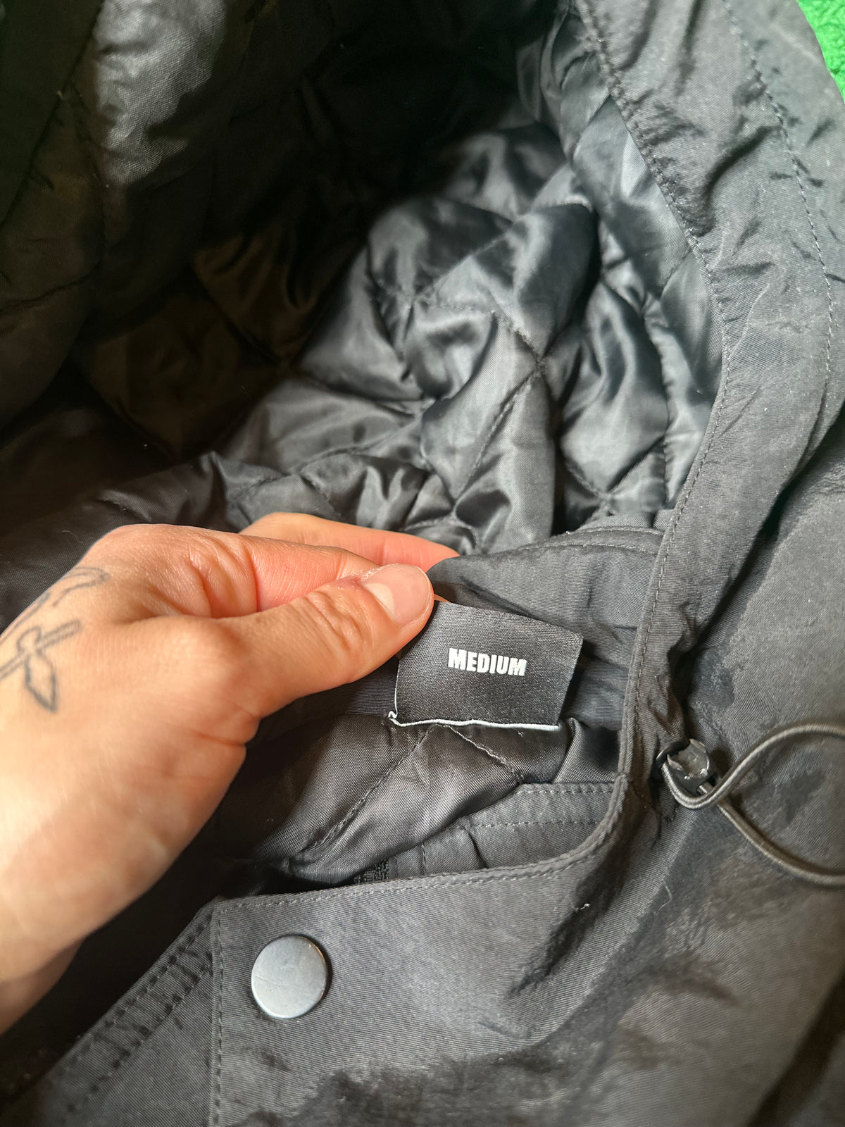 Revenge Puffer Black Size Medium