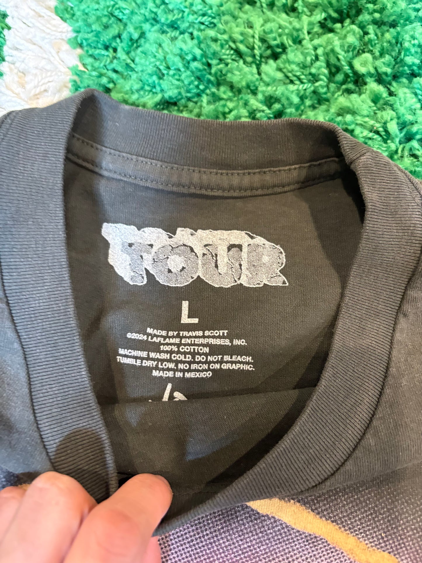 Utopia Columbus Tour Tee Size Large