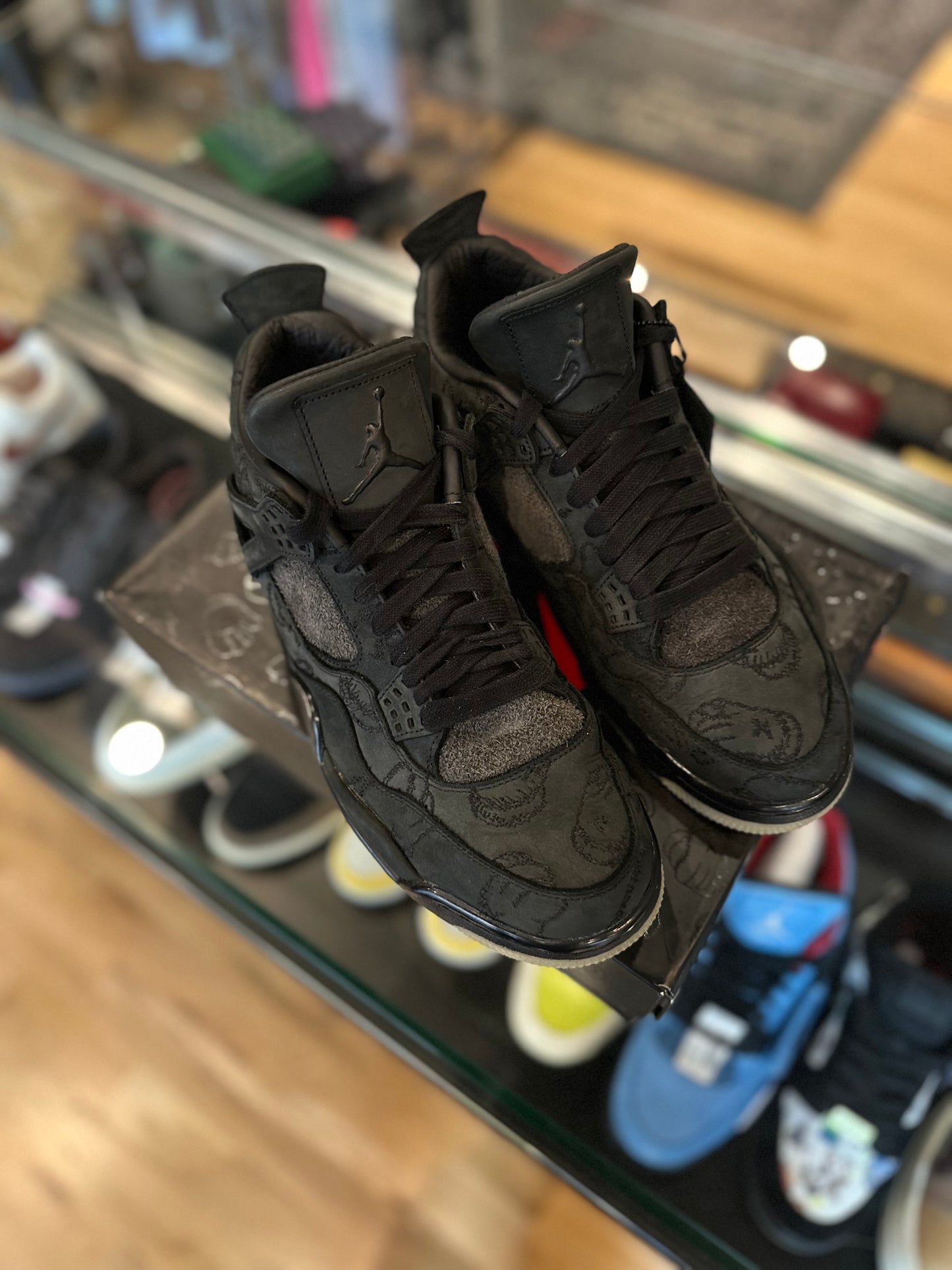 Jordan 4 Retro Kaws Black Clean OG Size 10.5