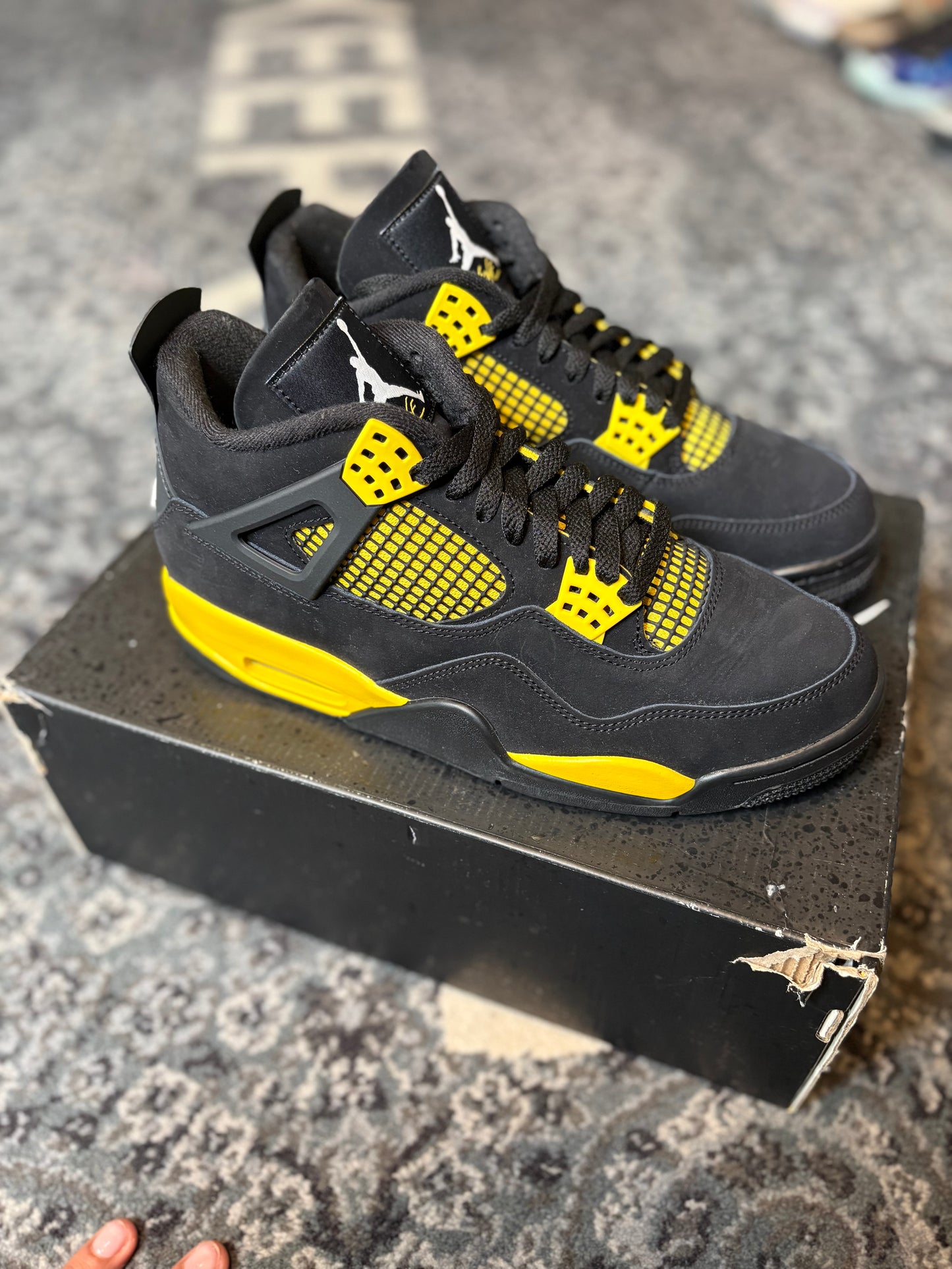 Jordan 4 Retro “Yellow Thunder” Clean Og Size 9.5