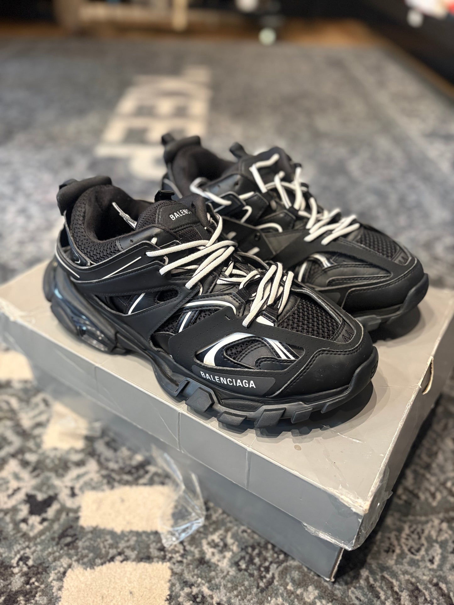 Balenciaga Track “Black and White” OG CLEAN SIZE 11(44EU)