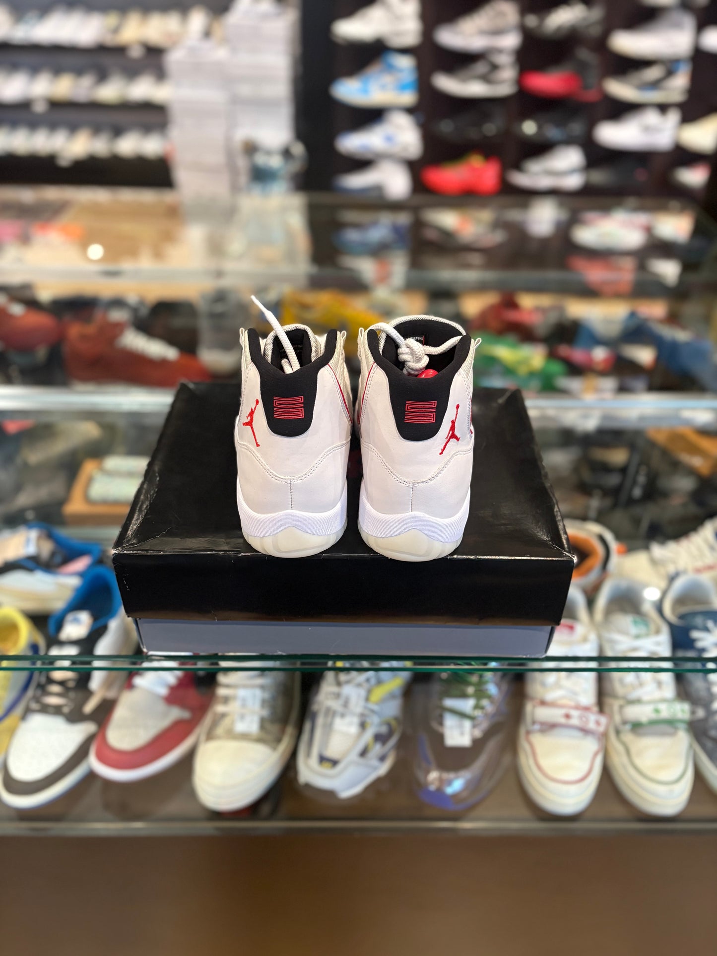Jordan 11 ‘Tint platinum’ size 12 DS og all
