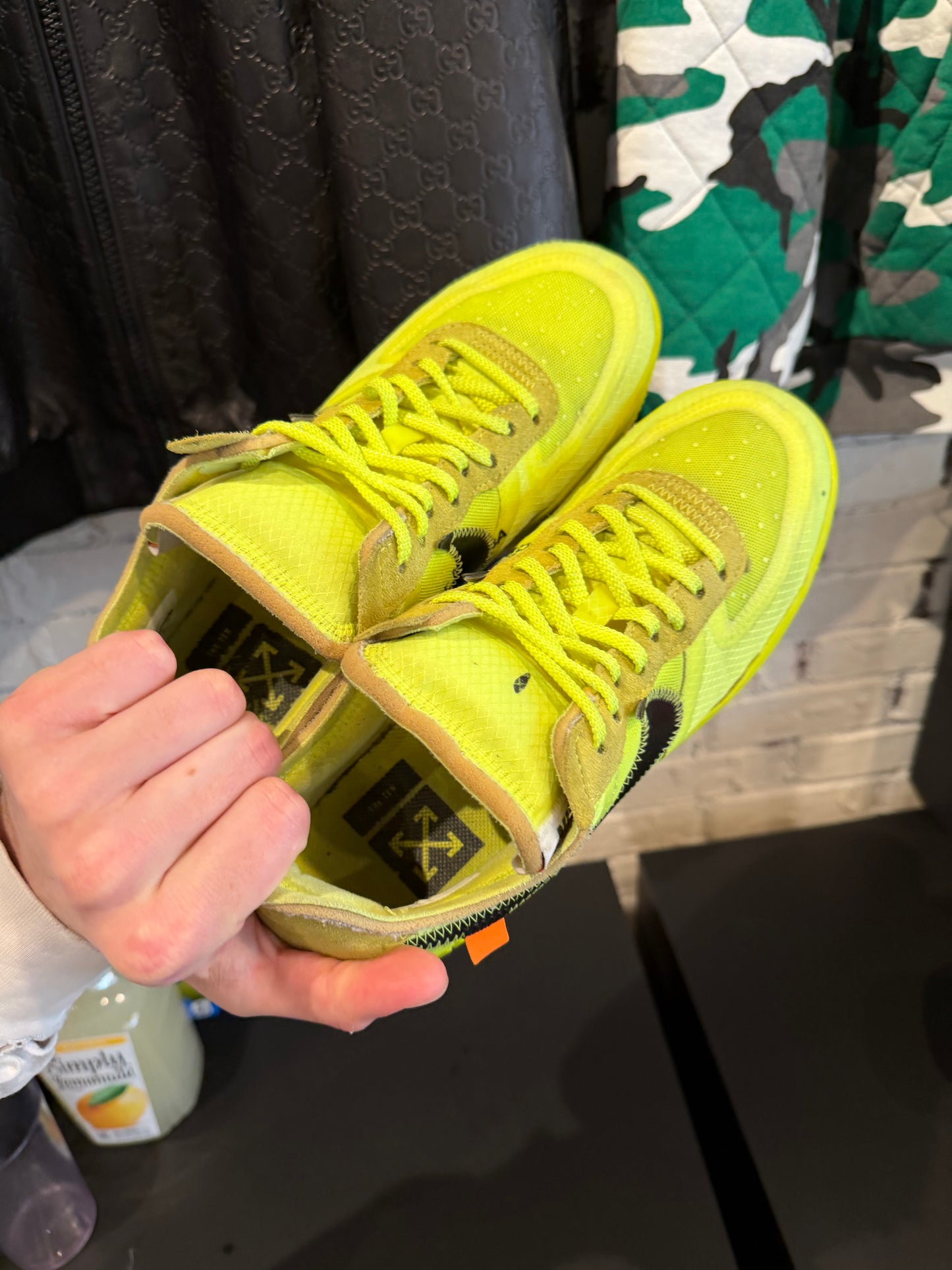 Off-White Air Force 1 ‘Volt’ Size 8.5 PO NB