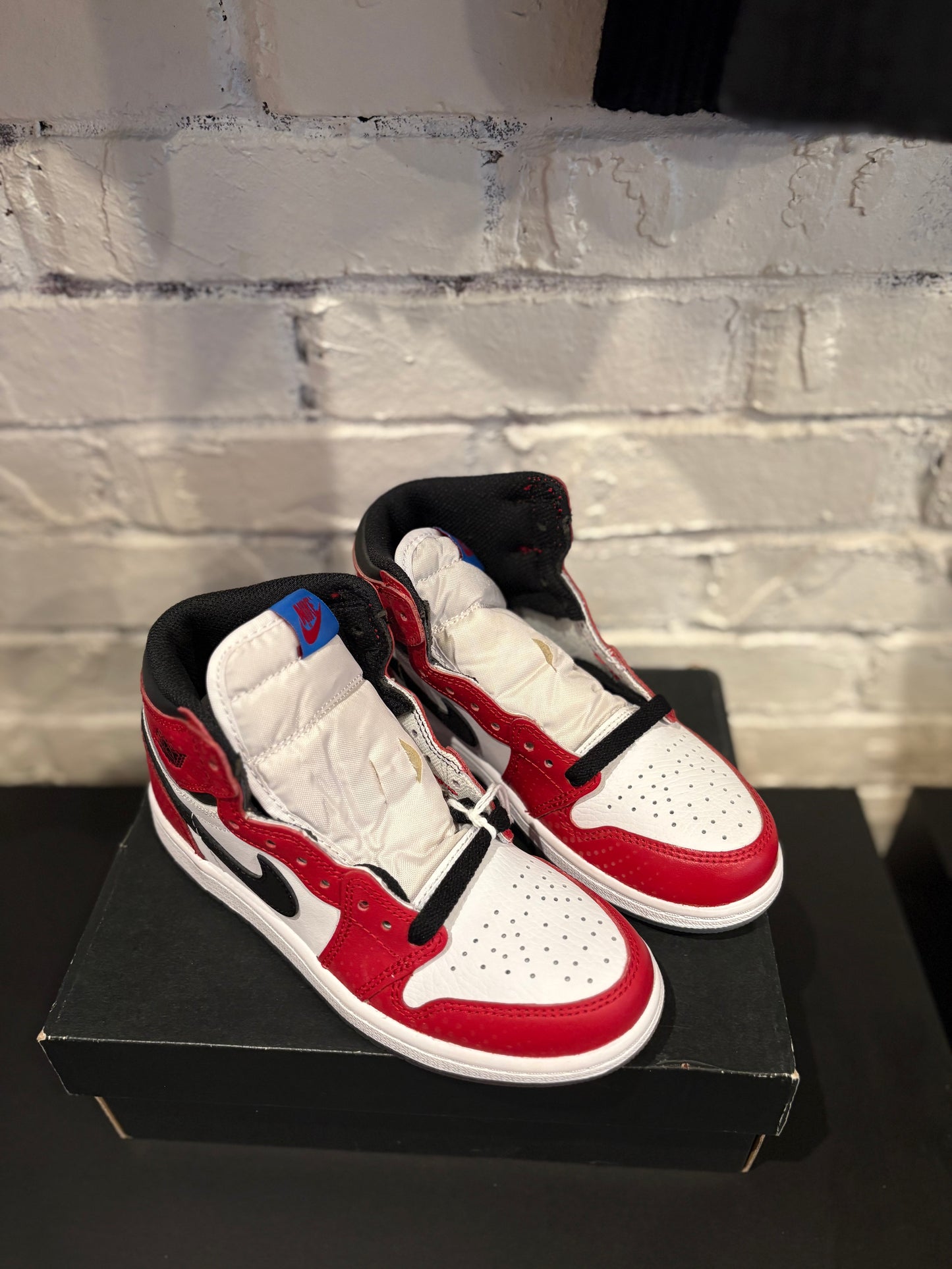 Jordan 1 Retro High Spider-Man DS OG Size 1.5Y