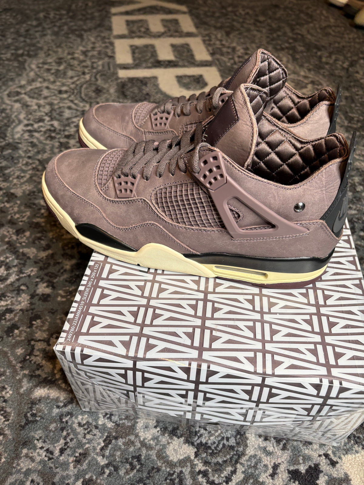 Jordan 4 Retro “A Ma Maniere Violet Ore” Clean Og Size 11