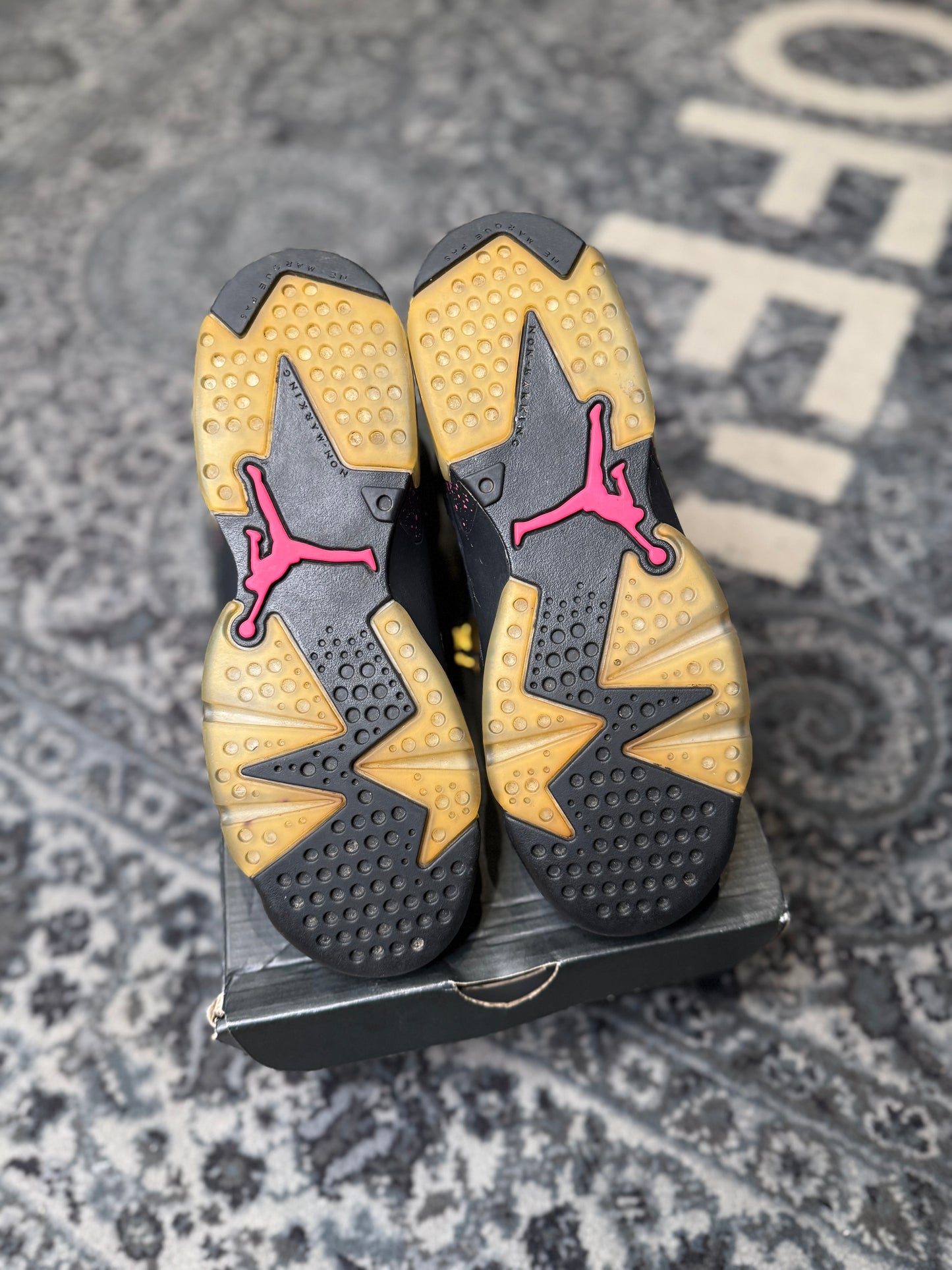 Jordan 6 Retro Hyper Pink Clean OG Size 7y
