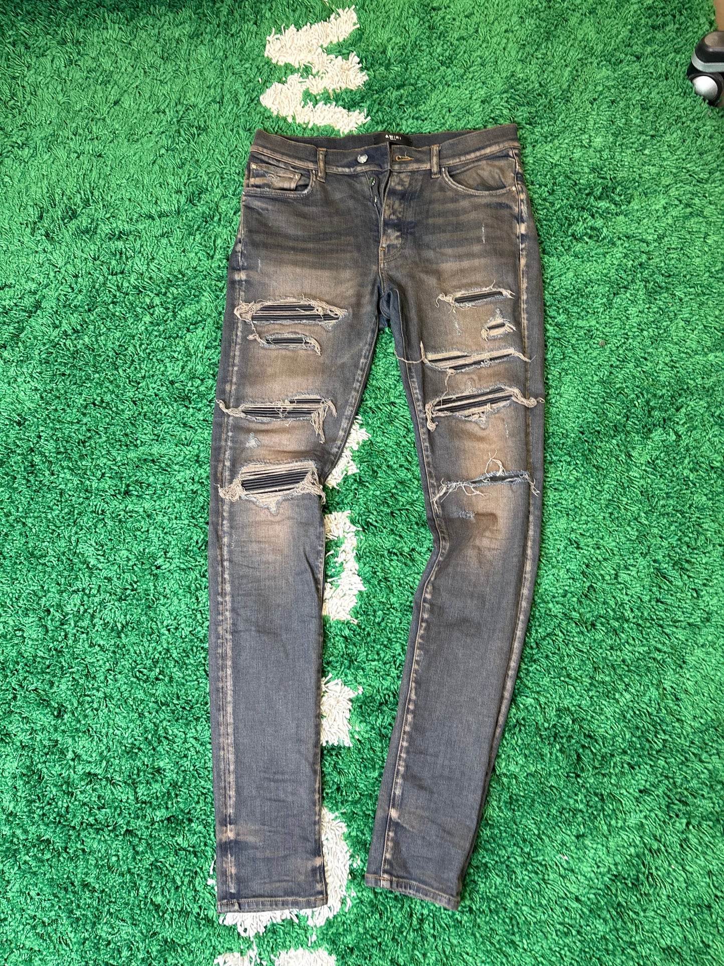 Amiri Jeans Medium Wash Distressed Size 32