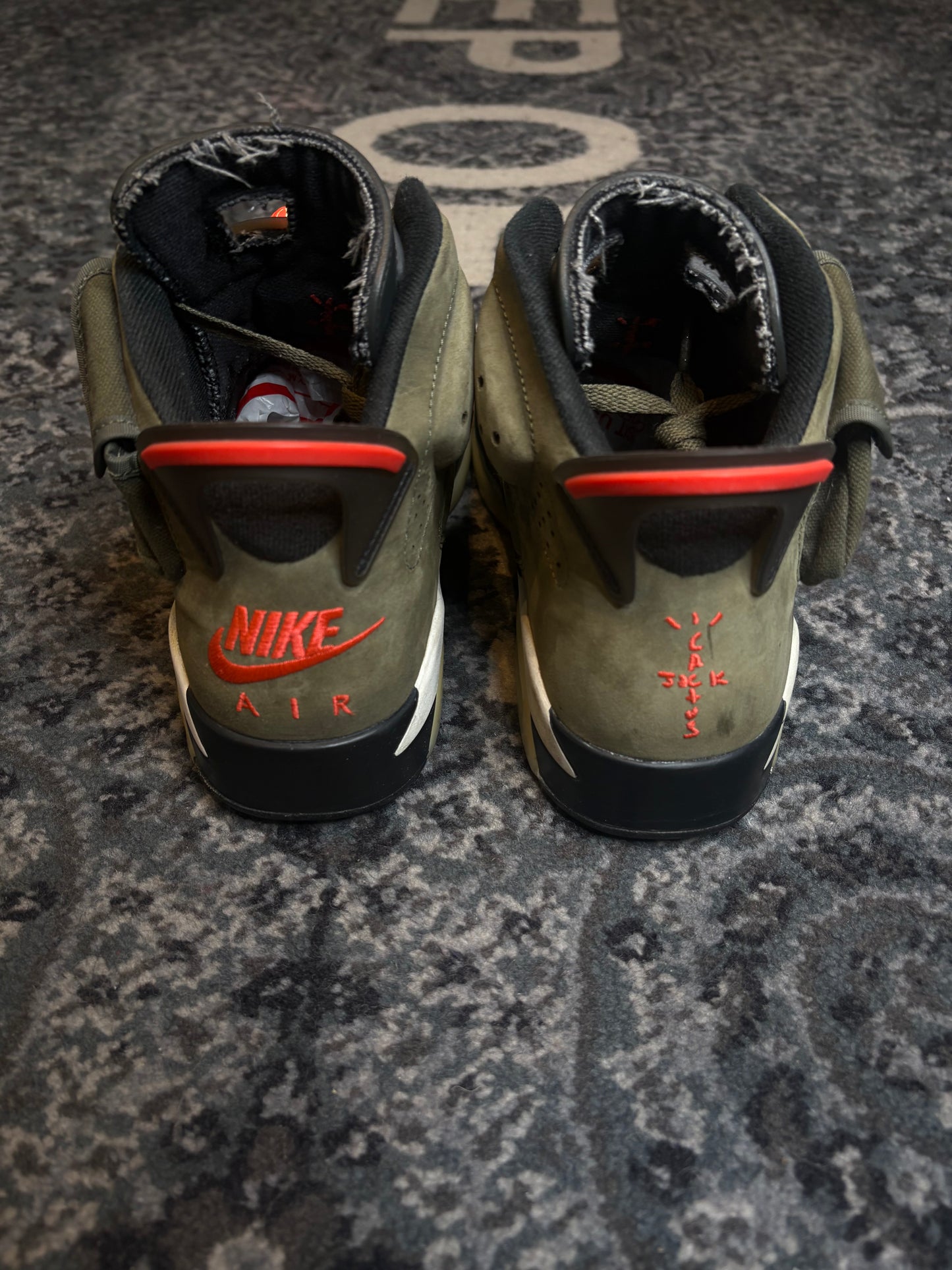Jordan 6 Retro “Travis Scott” PO NB SIZE 9.5