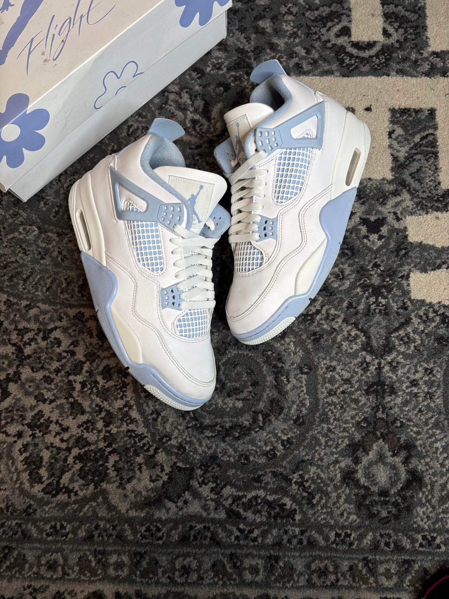 Jordan 4 Retro “Forget Me Not” Clean Og Size 10.5M/12W