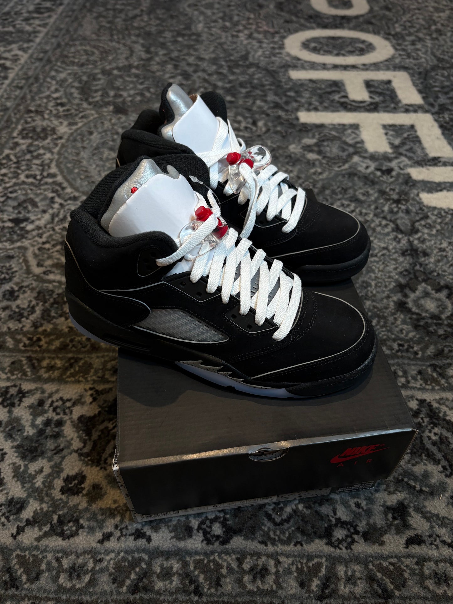 Jordan 5 Retro Black Metallic Reimagined DS OG Size 6y