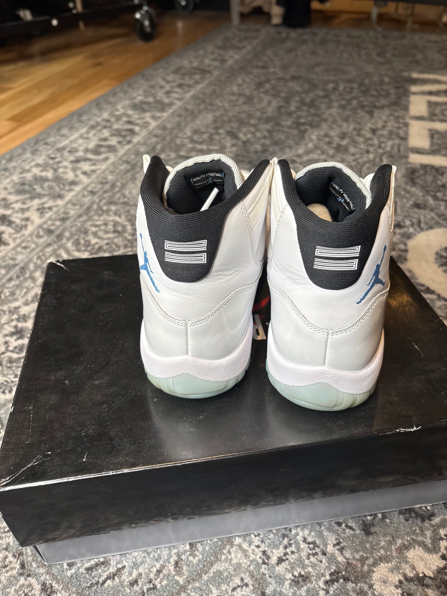 Jordan 11 Retro “Legend Blue” Clean Og Size 10