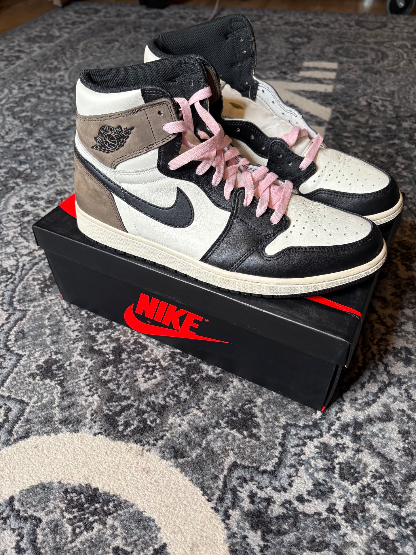 Jordan 1 Retro “Dark Mocha” Clean Og Size 12