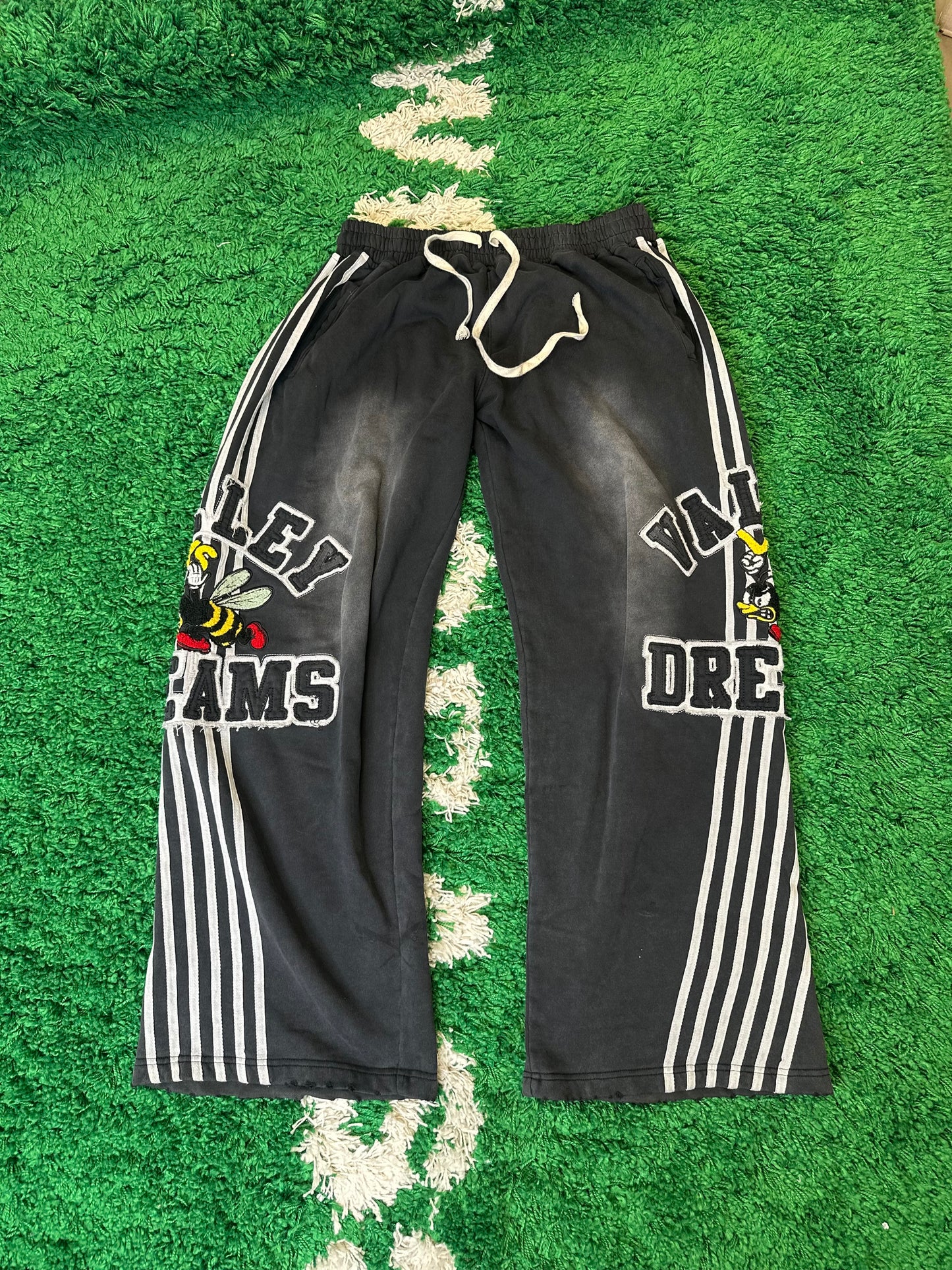 Vale Bee Sweatpants Size Medium