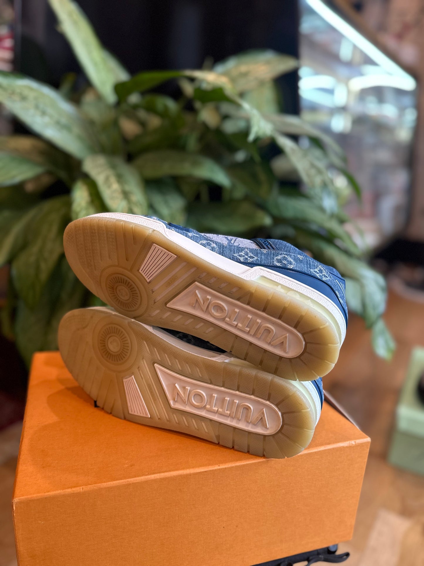 Louis Vuitton Trainer Denim Clean OG Size 8LV