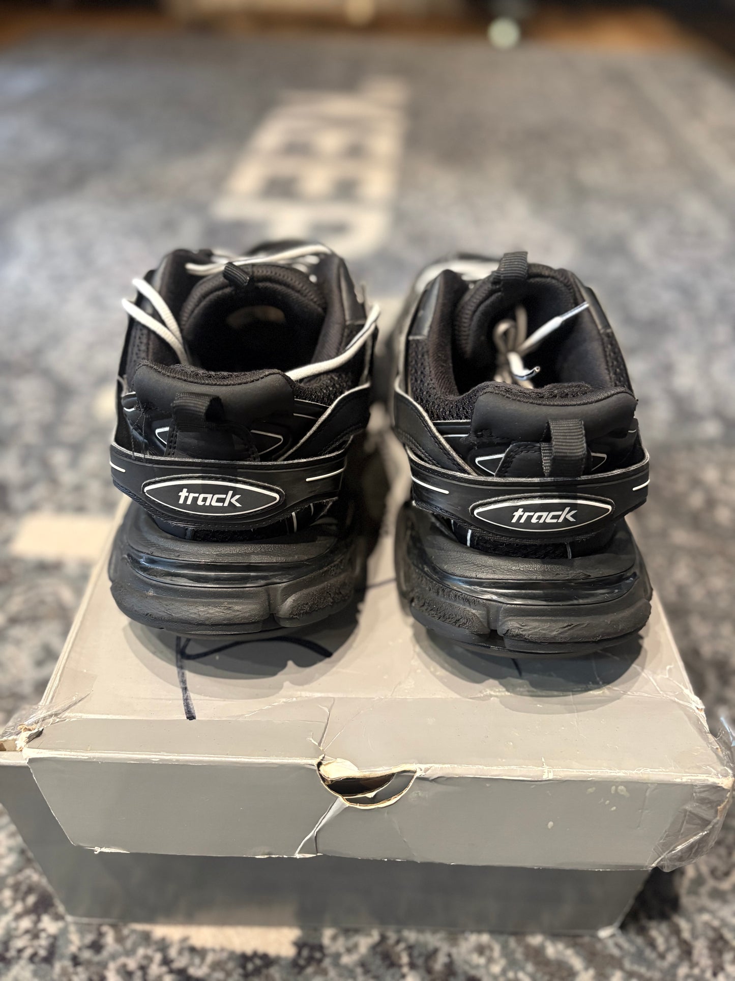 Balenciaga Track “Black and White” OG CLEAN SIZE 11(44EU)
