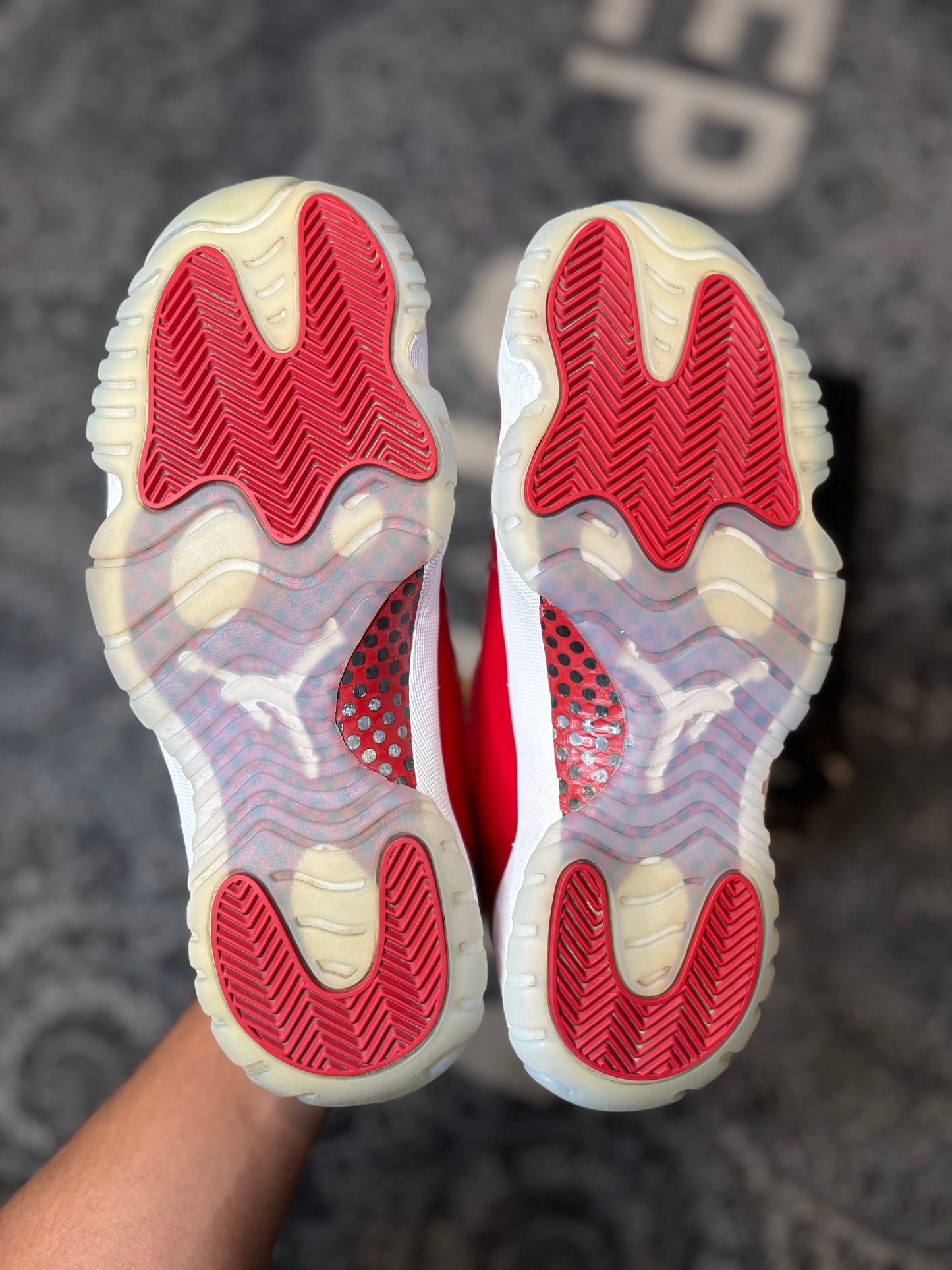 Jordan 11 Retro “Cherry” PO OG SIZE 7.5