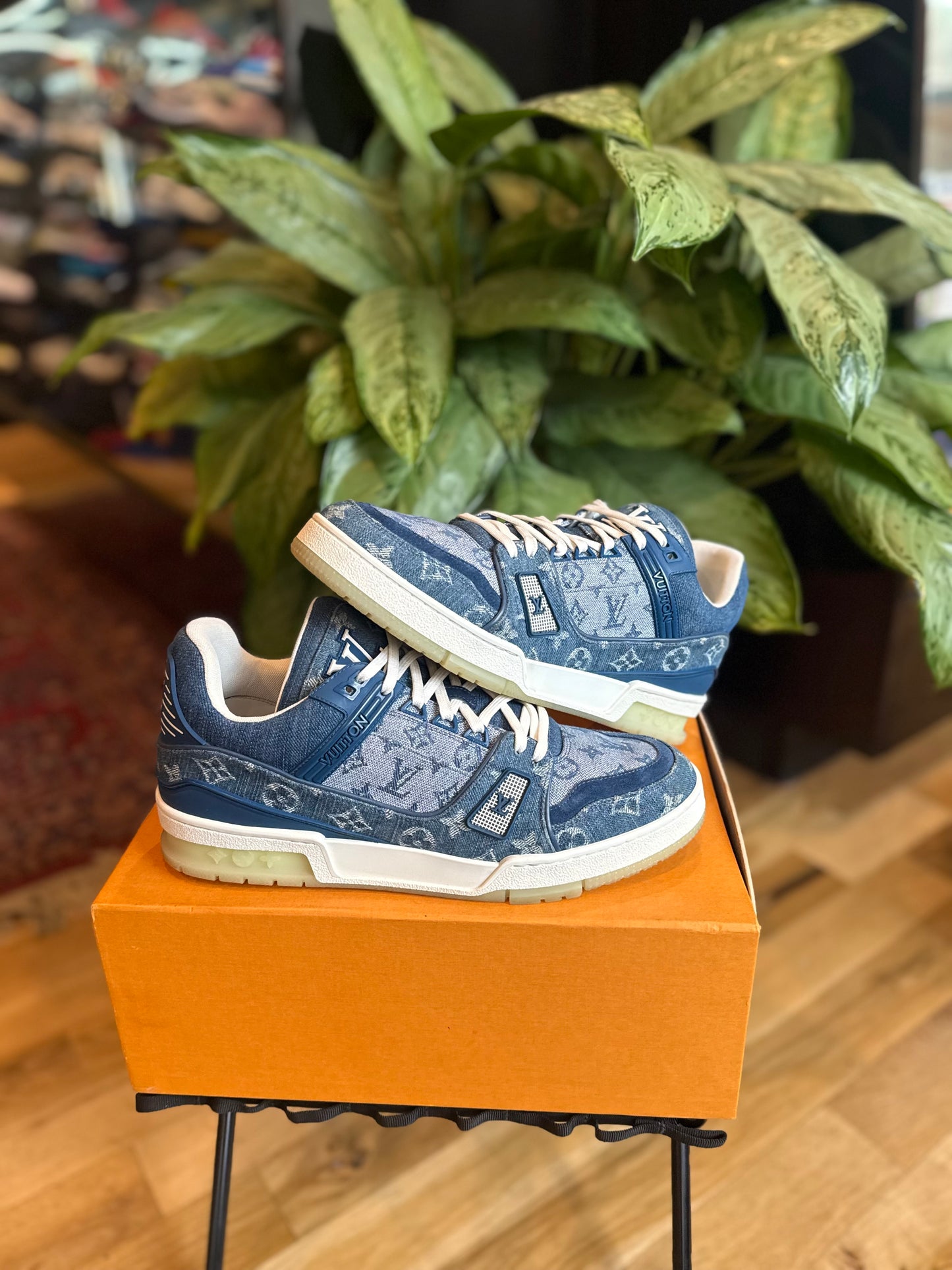 Louis Vuitton Trainer Denim Clean OG Size 8LV