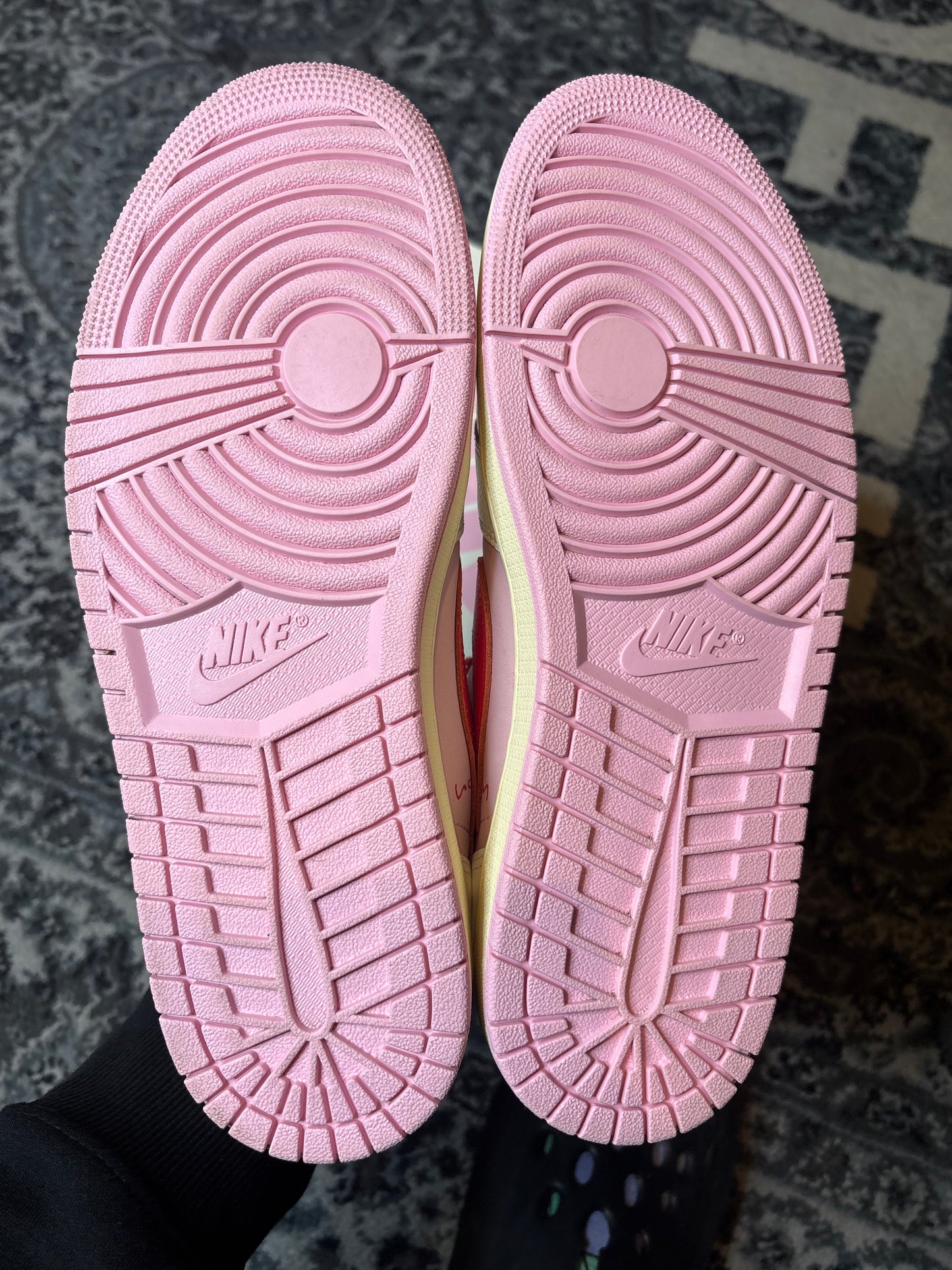 Jordan 1 Retro Low “Travis Scott Tropical Pink”