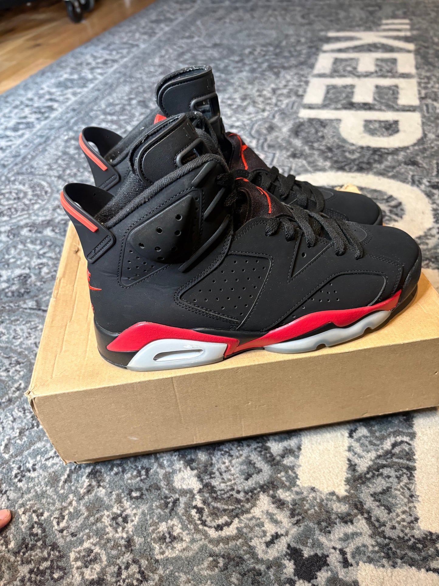 Jordan 6 Retro “Salesman Infrared” Clean Og Size 9